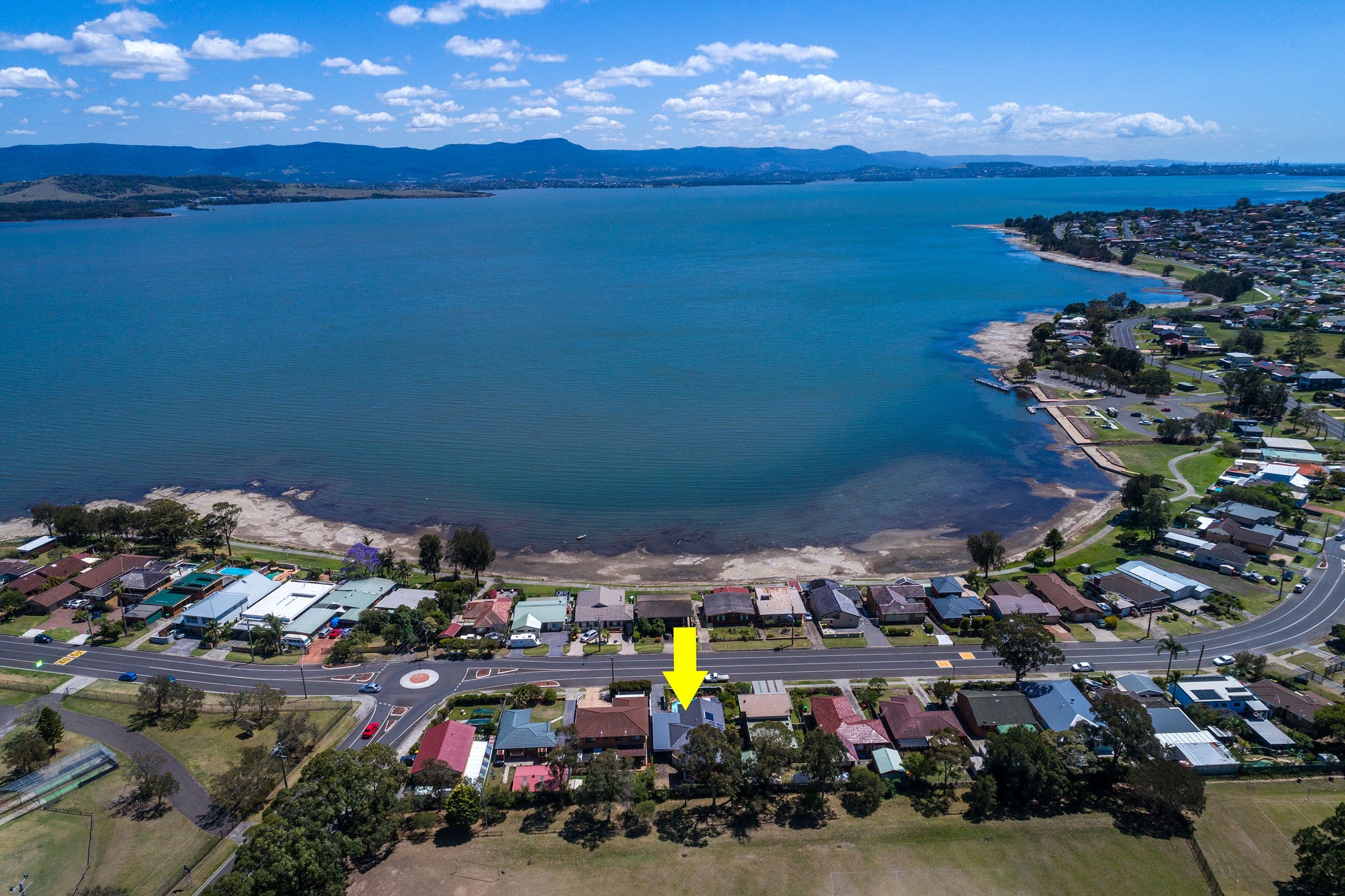 24 The Esplanade, Oak Flats - Image 1