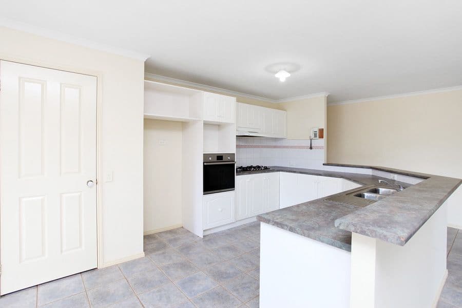 4 Clansman Close, HOPPERS CROSSING VIC 3029, Hoppers Crossing - Thumbnail 3