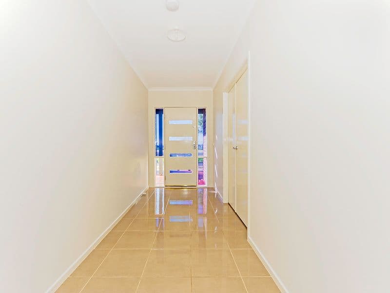 923 Leakes Road, Tarneit VIC 3029, Tarneit - Thumbnail 2
