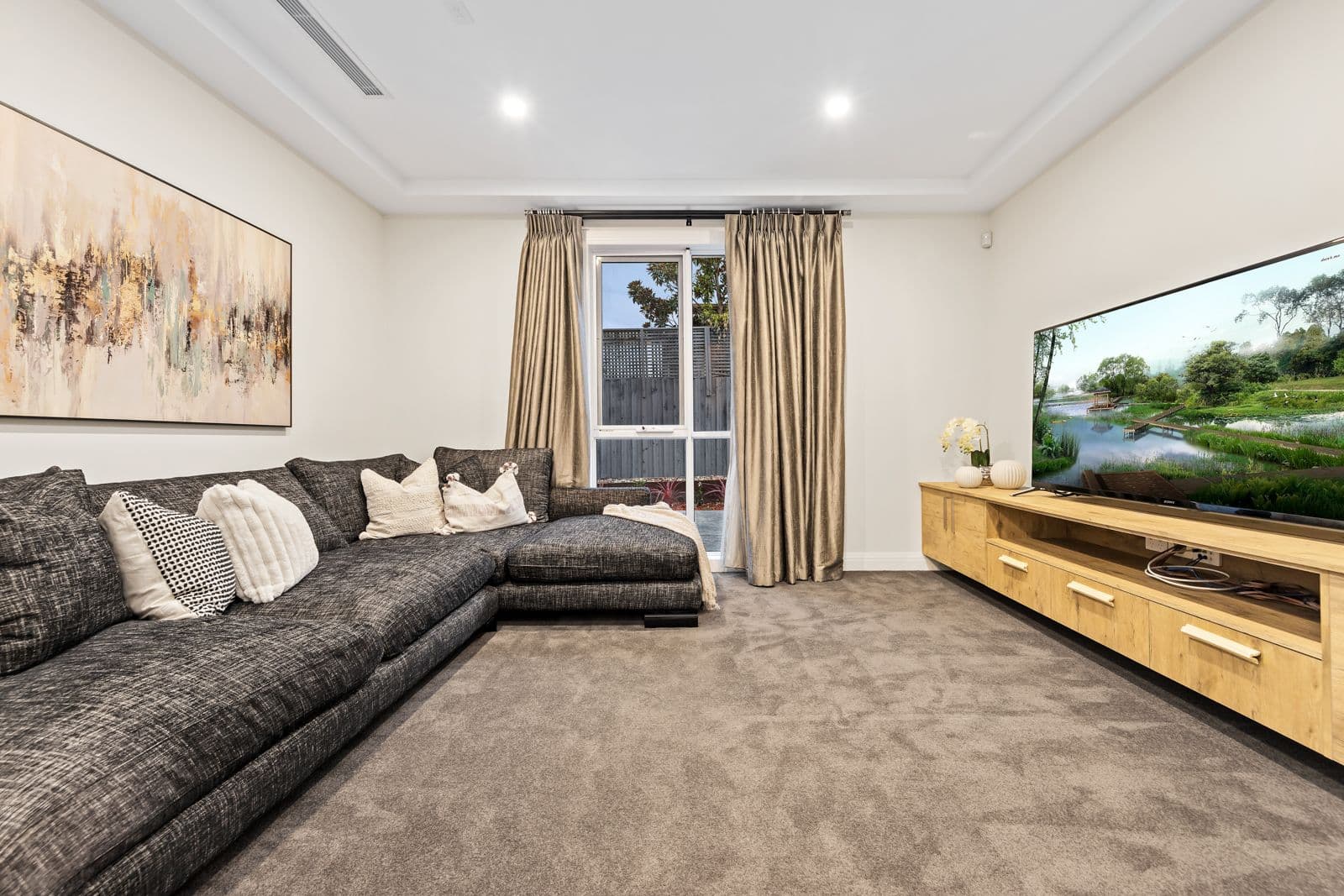 12 Lesley Street, Camberwell VIC 3124, Camberwell - Thumbnail 4