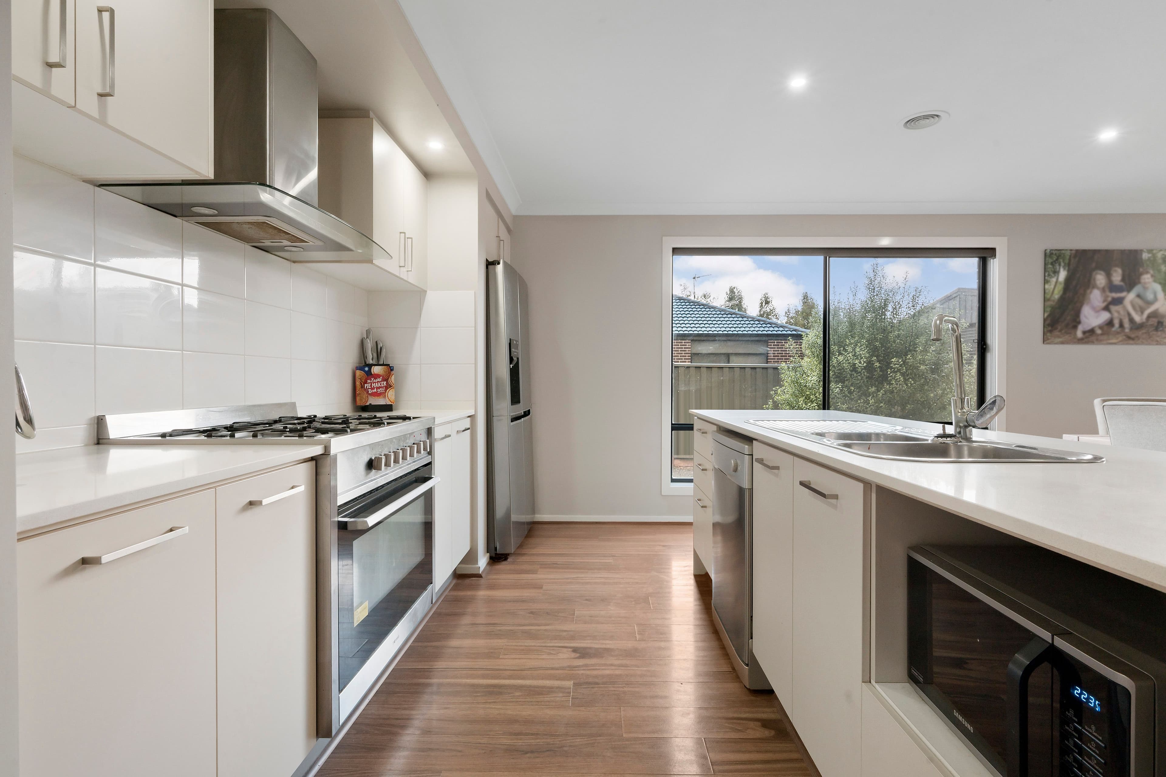 22 Cathcart Street, Clarendon VIC 3352, Clarendon - Thumbnail 2