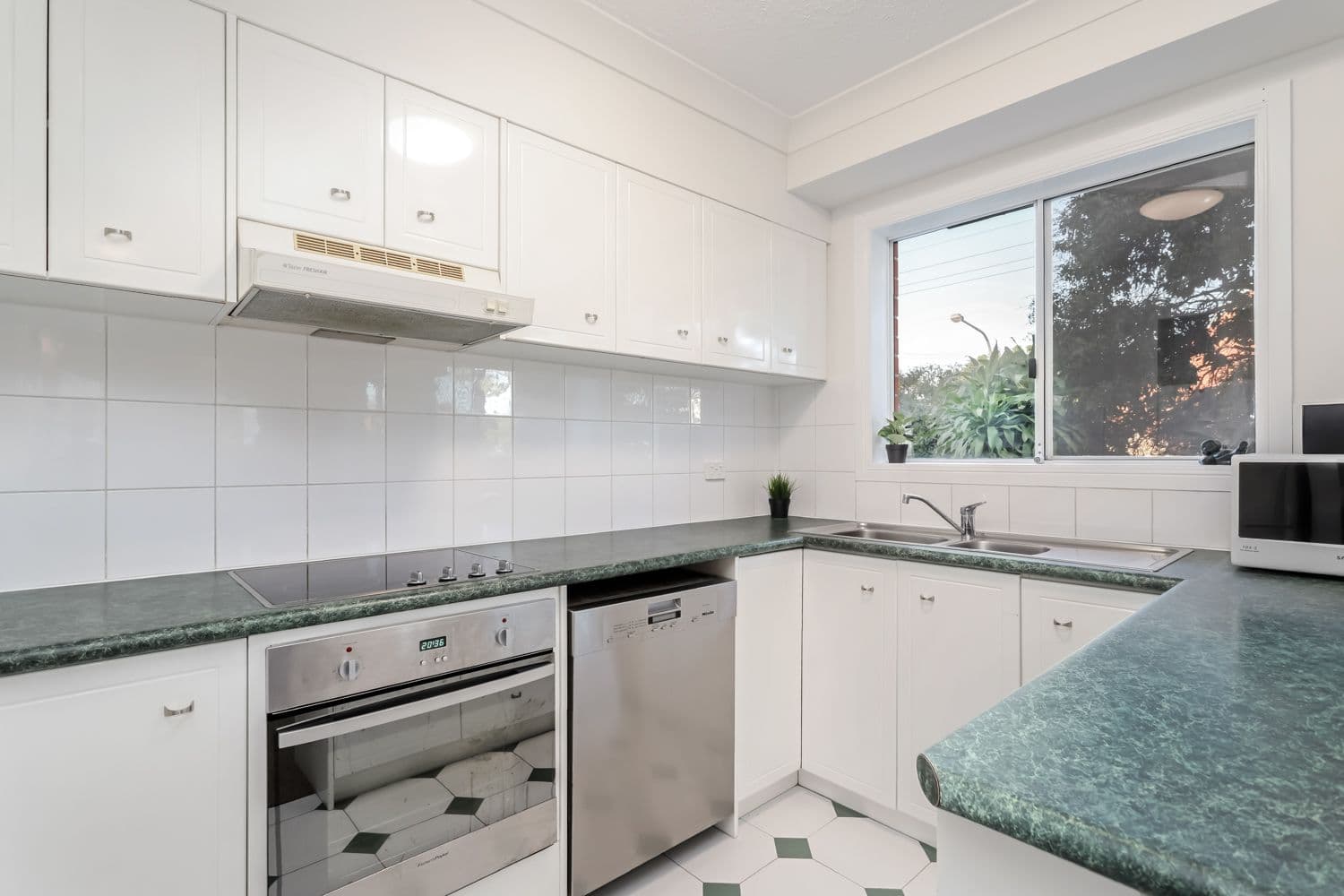 94 Leckie Road, Kedron QLD 4031, Kedron - Thumbnail 8