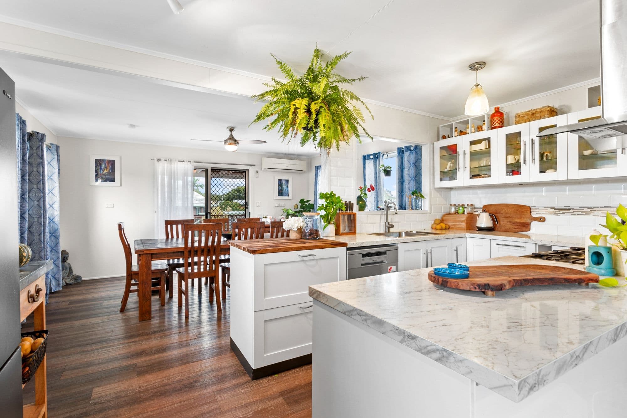 14 Airlie Avenue, Deception Bay QLD 4508, Deception Bay - Thumbnail 2