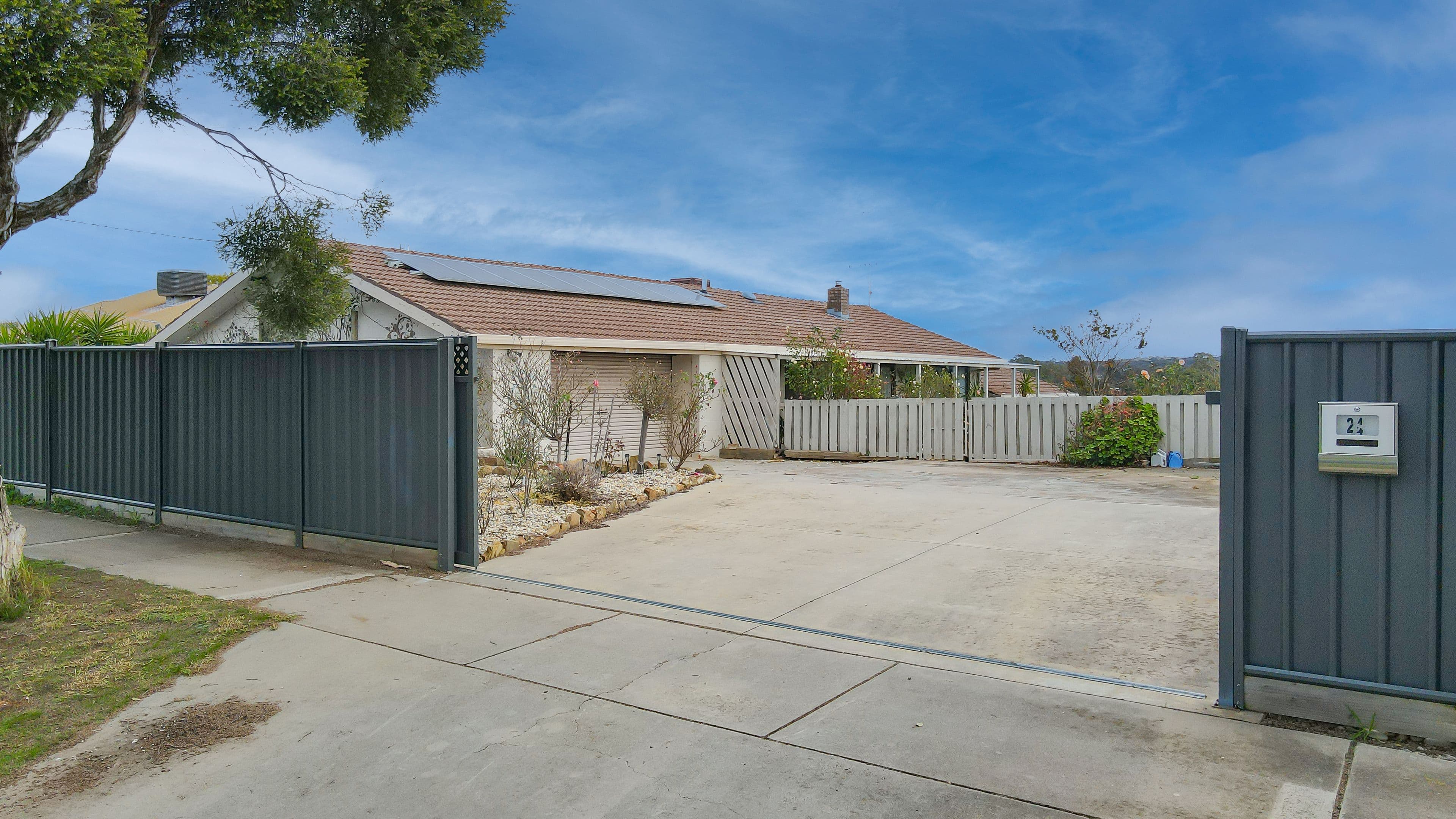24 Hill Street, Kangaroo Flat VIC 3555, Kangaroo Flat - Image 1