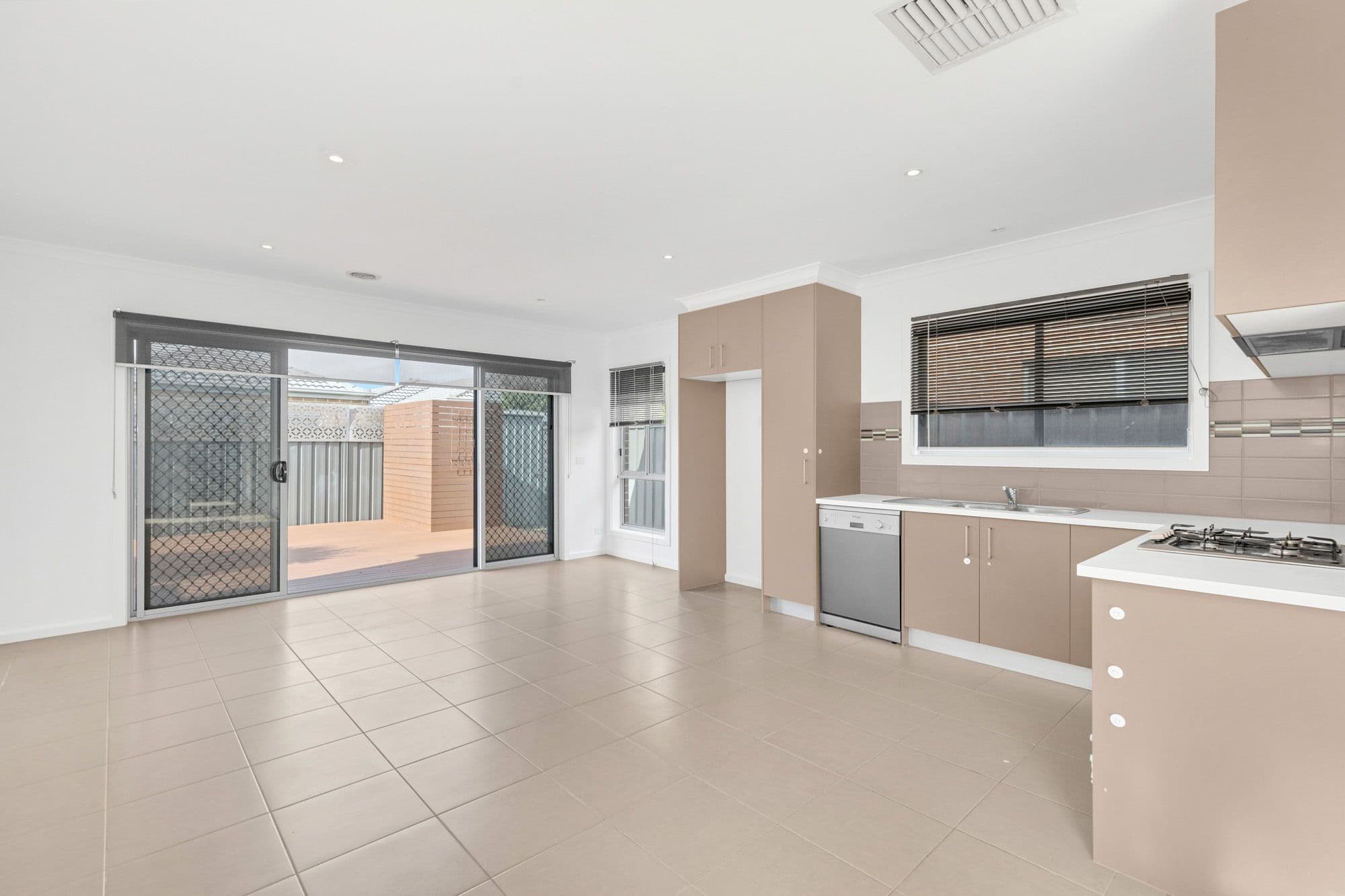 4 Durville Street, Wyndham Vale VIC 3024, Wyndham Vale - Thumbnail 2