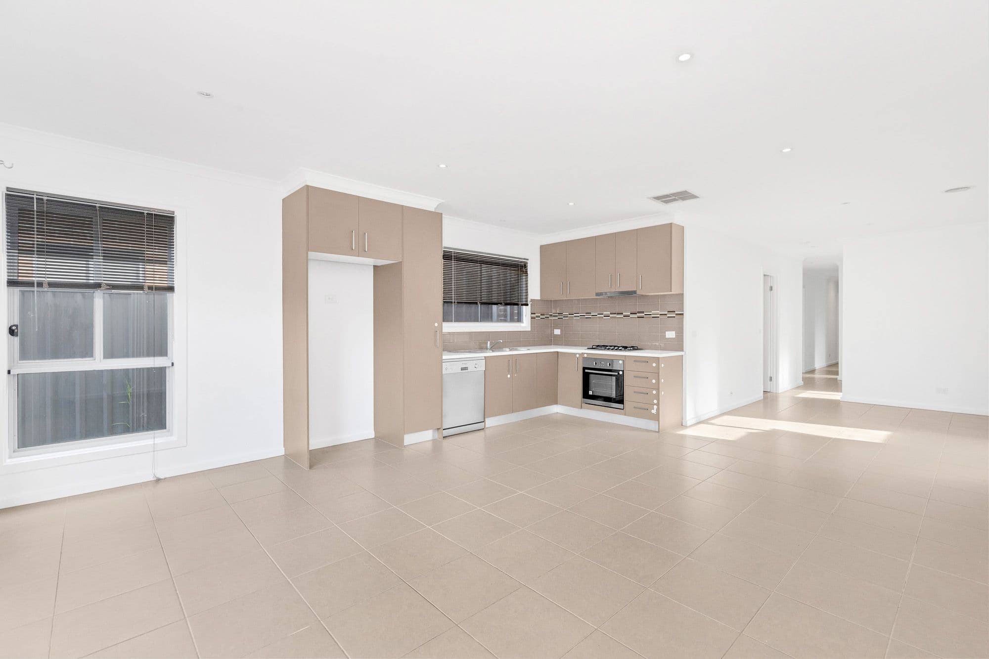 4 Durville Street, Wyndham Vale VIC 3024, Wyndham Vale - Thumbnail 4