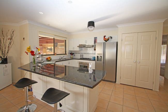 2 Hyland Drive, Bungendore - Image 1
