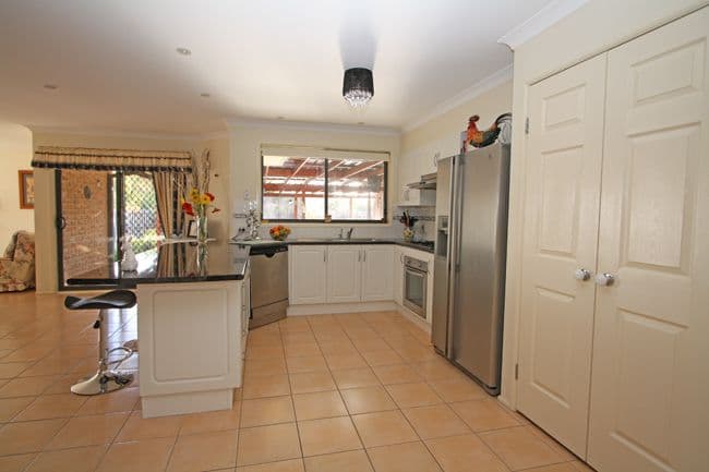 2 Hyland Drive, Bungendore - Thumbnail 3