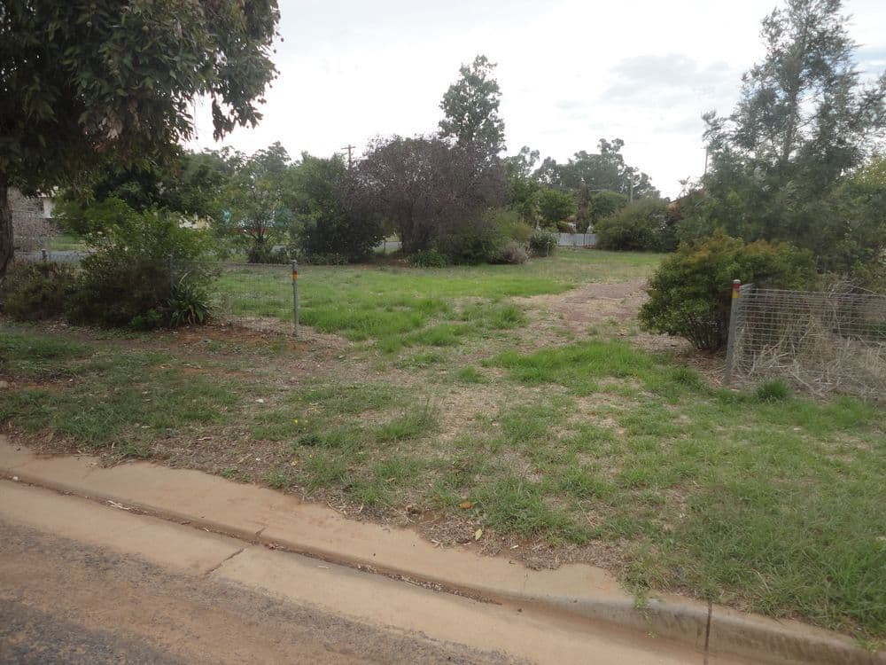 100 Tonkin Street, TEMORA NSW 2666, Temora - Thumbnail 2