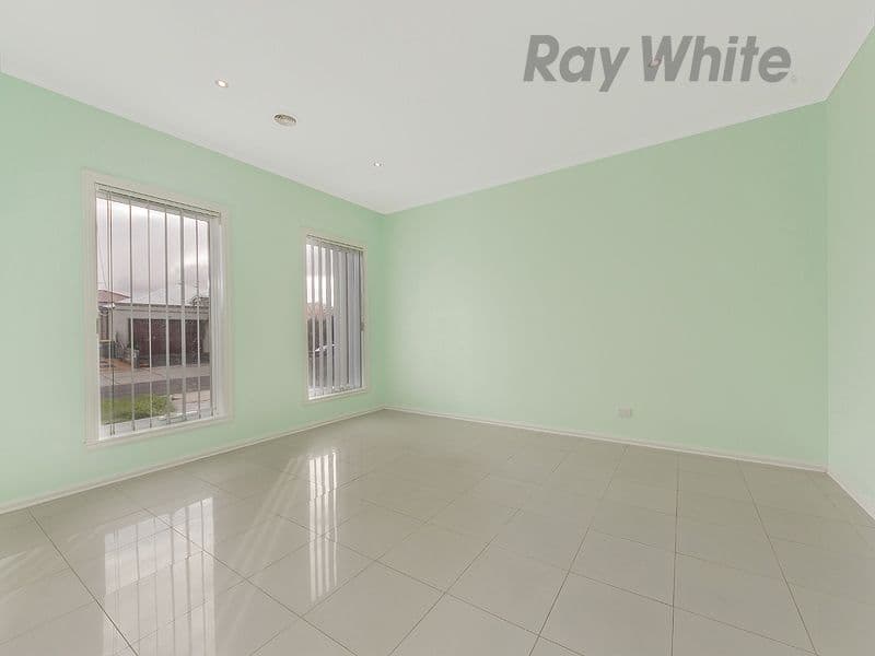 29 Nutwood Crescent, Derrimut VIC 3030, Derrimut - Thumbnail 2