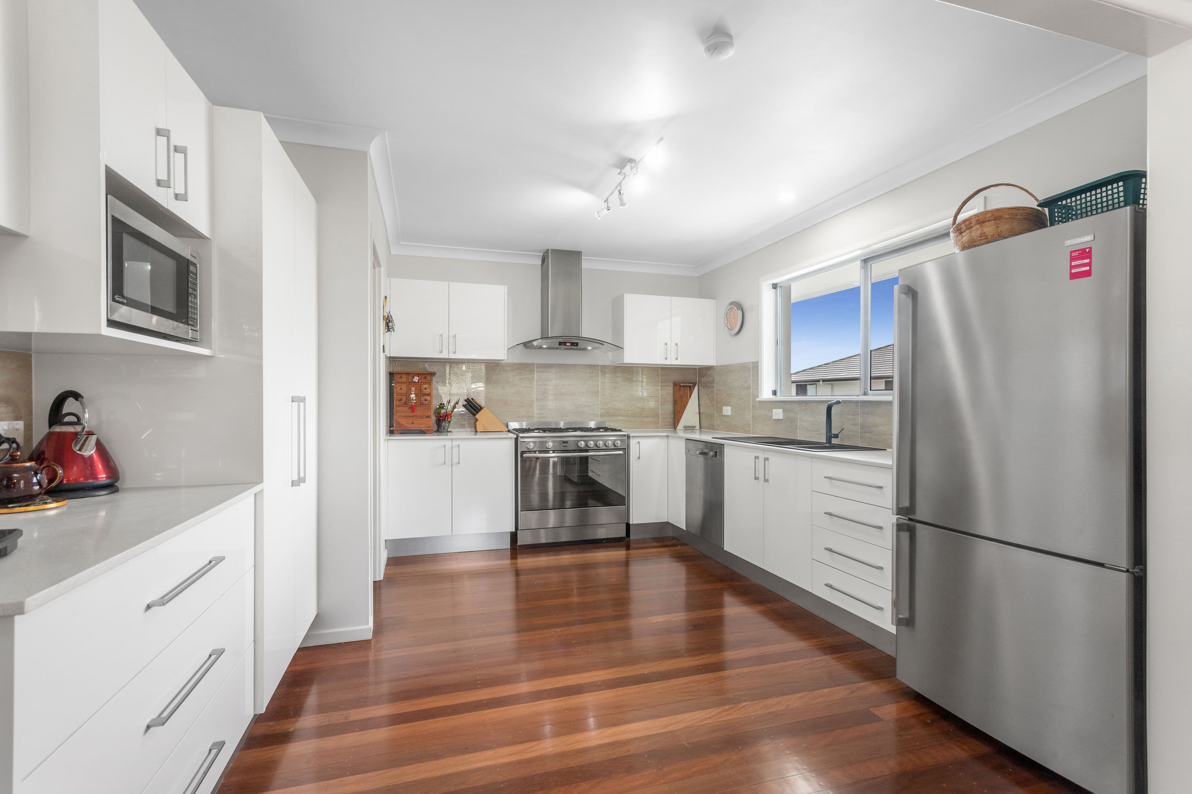 4 Tandanya Street, Mansfield QLD 4122, Mansfield - Thumbnail 2