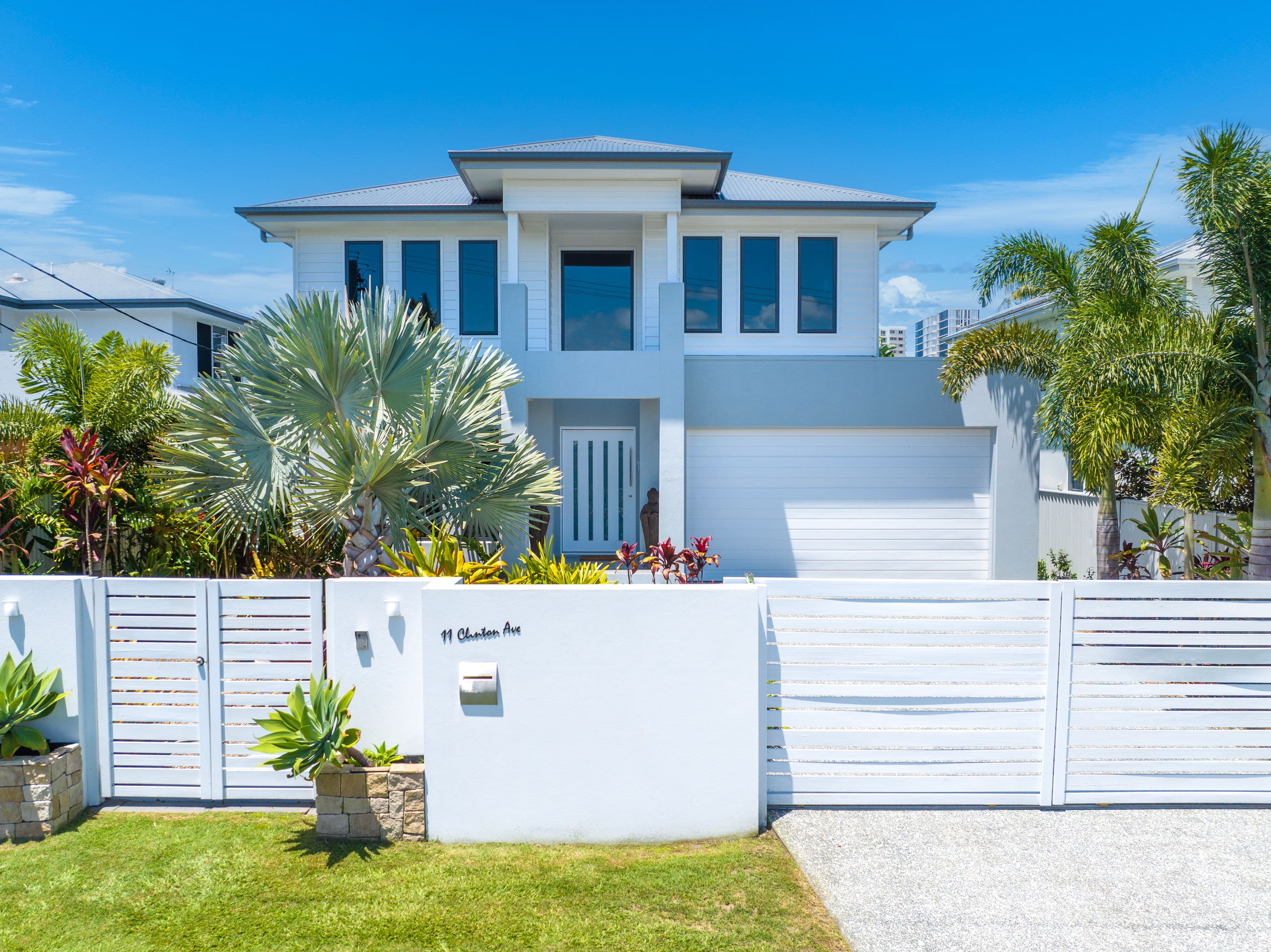 11 Clinton Avenue, Burleigh Waters QLD 4220, Burleigh Waters - Thumbnail 3