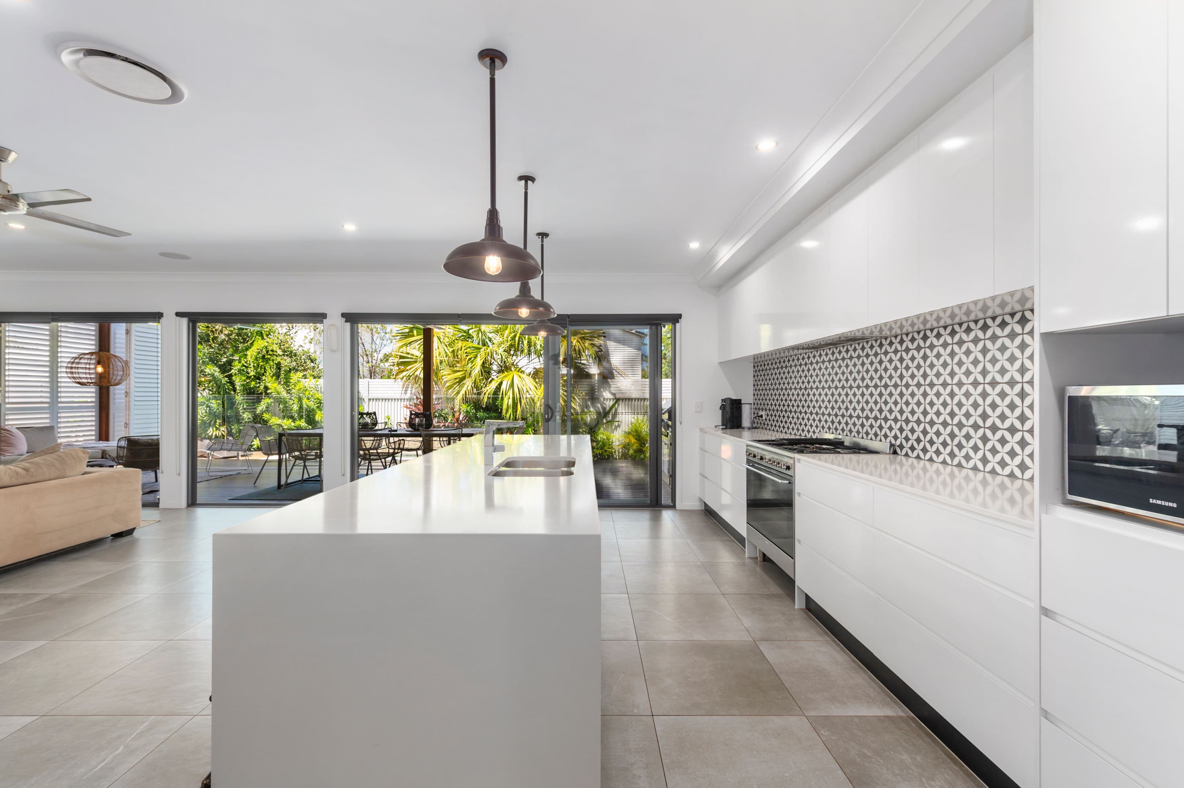 11 Clinton Avenue, Burleigh Waters QLD 4220, Burleigh Waters - Thumbnail 8