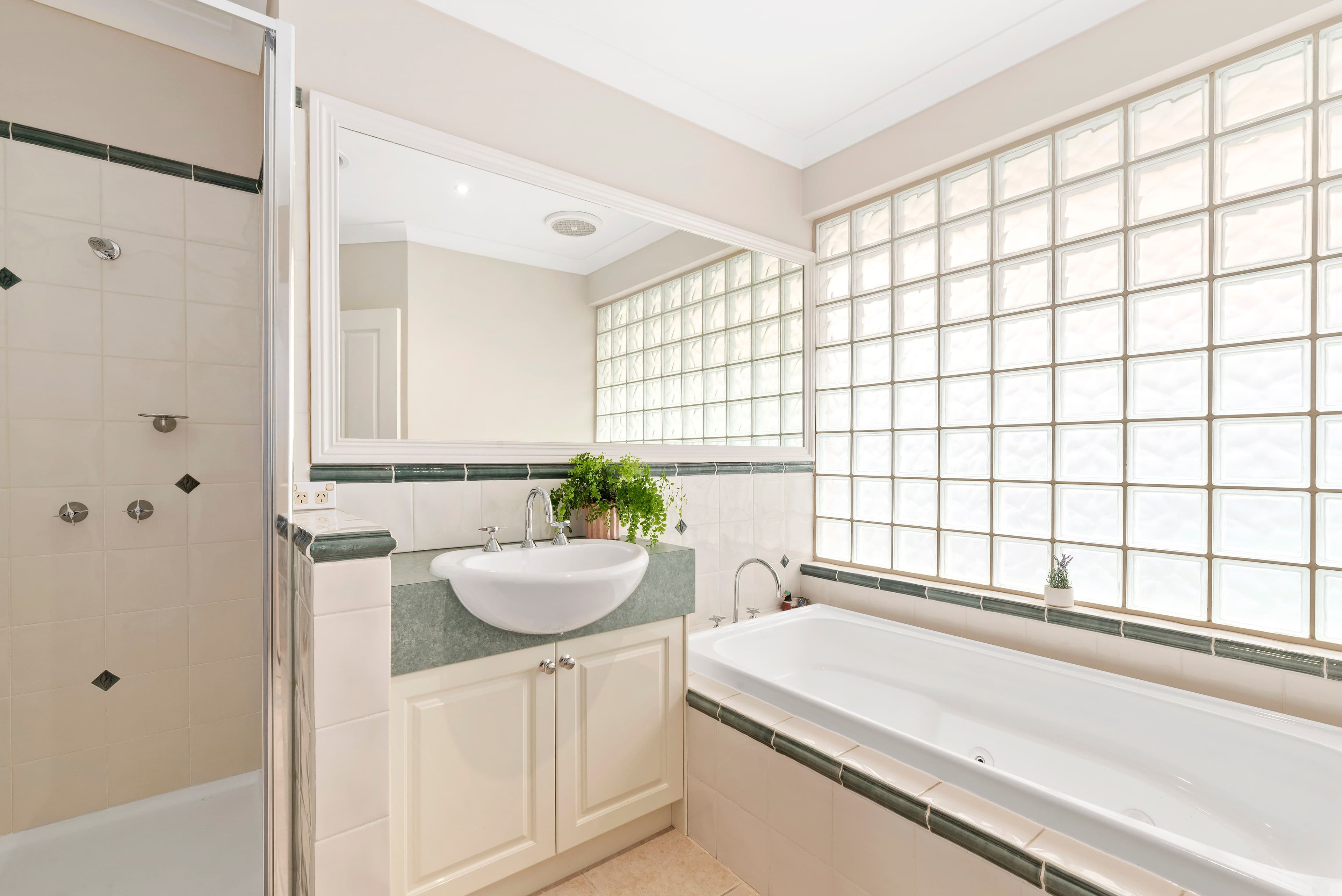 4 Finsbury Close, Rowville VIC 3178, Rowville - Thumbnail 7