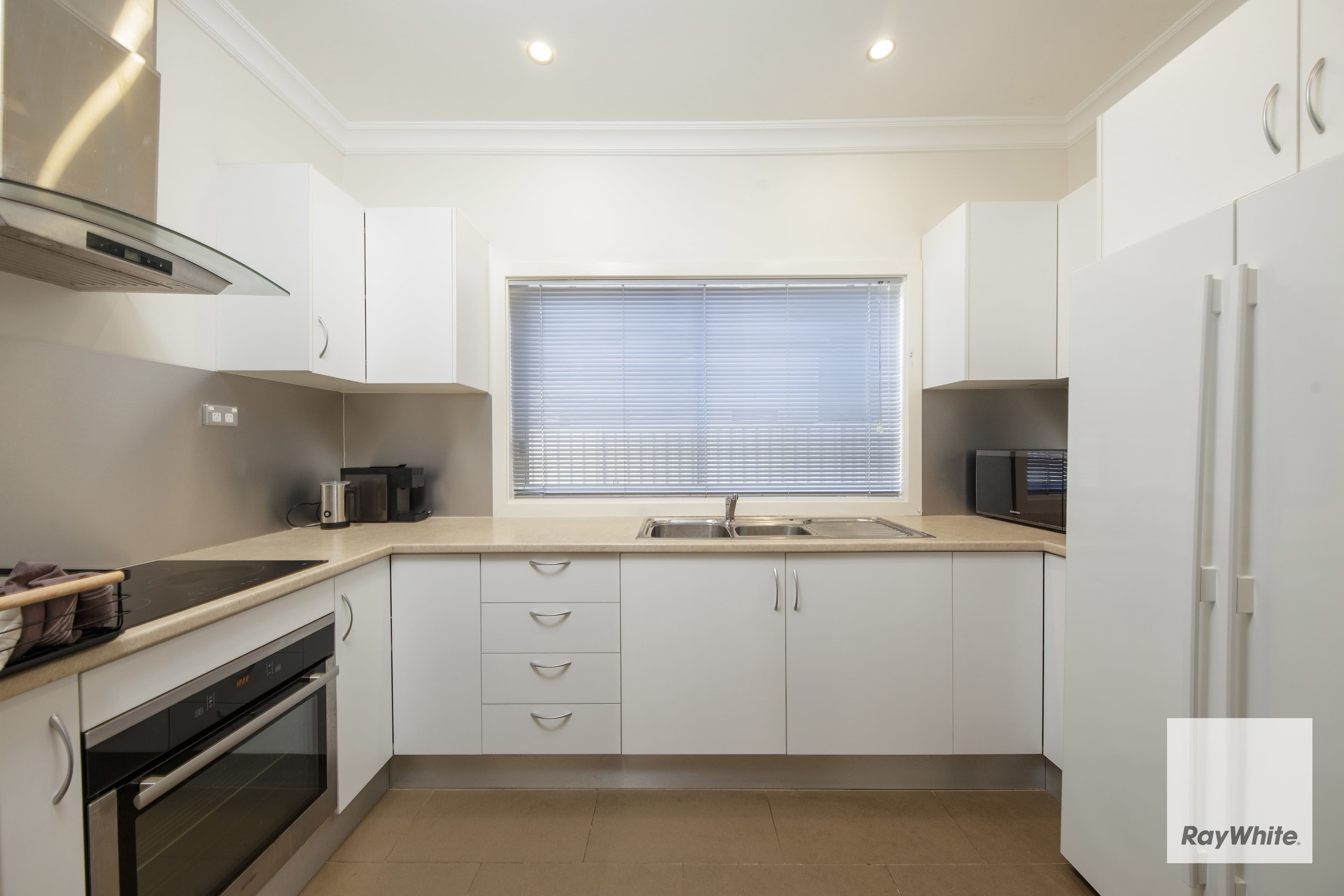 46 Crammond Boulevard, Caringbah NSW 2229, Caringbah - Thumbnail 4