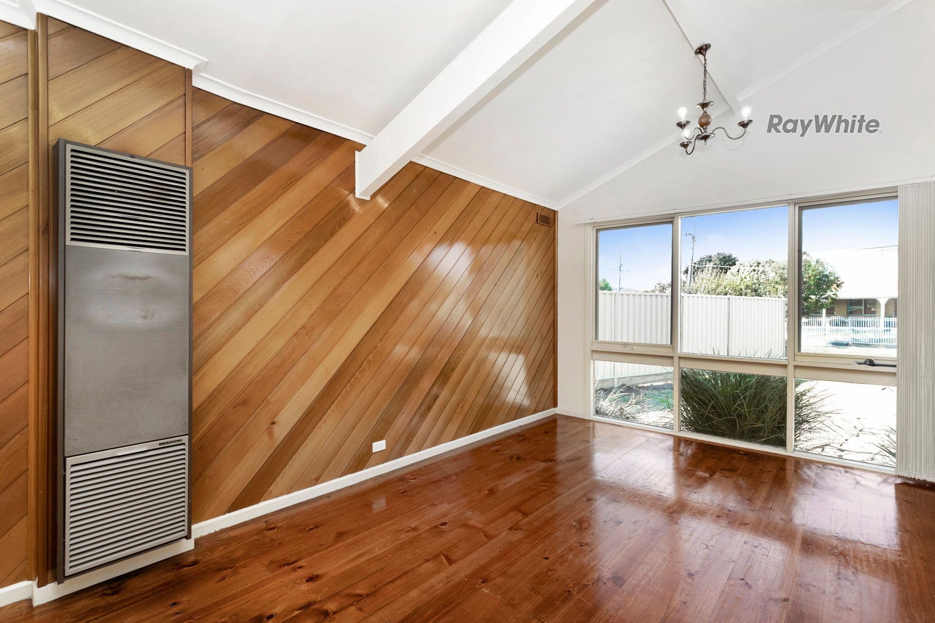 4 Chisholm Close, Gladstone Park VIC 3043, Gladstone Park - Thumbnail 3