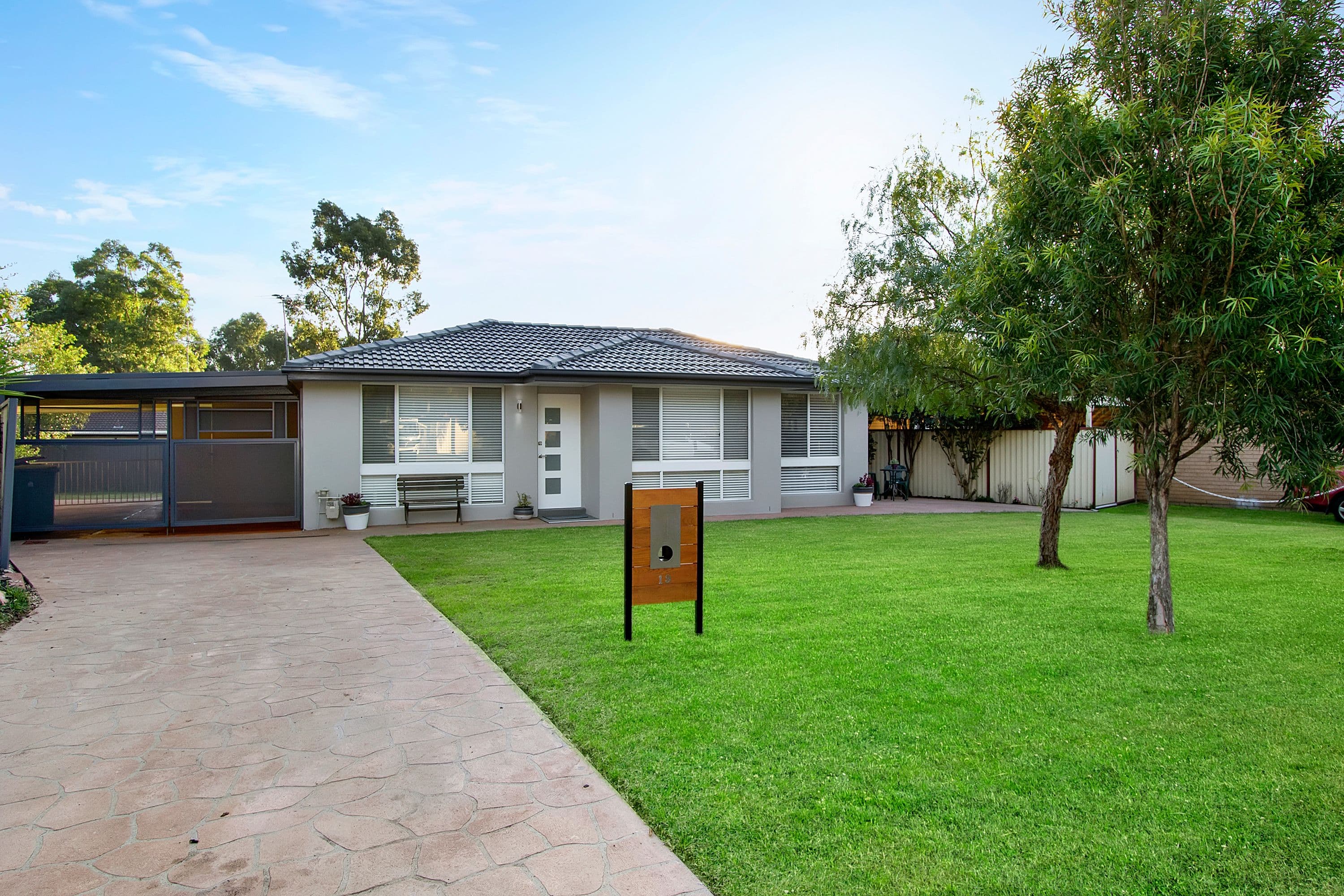 19 Beasley Place, South Windsor - Thumbnail 2