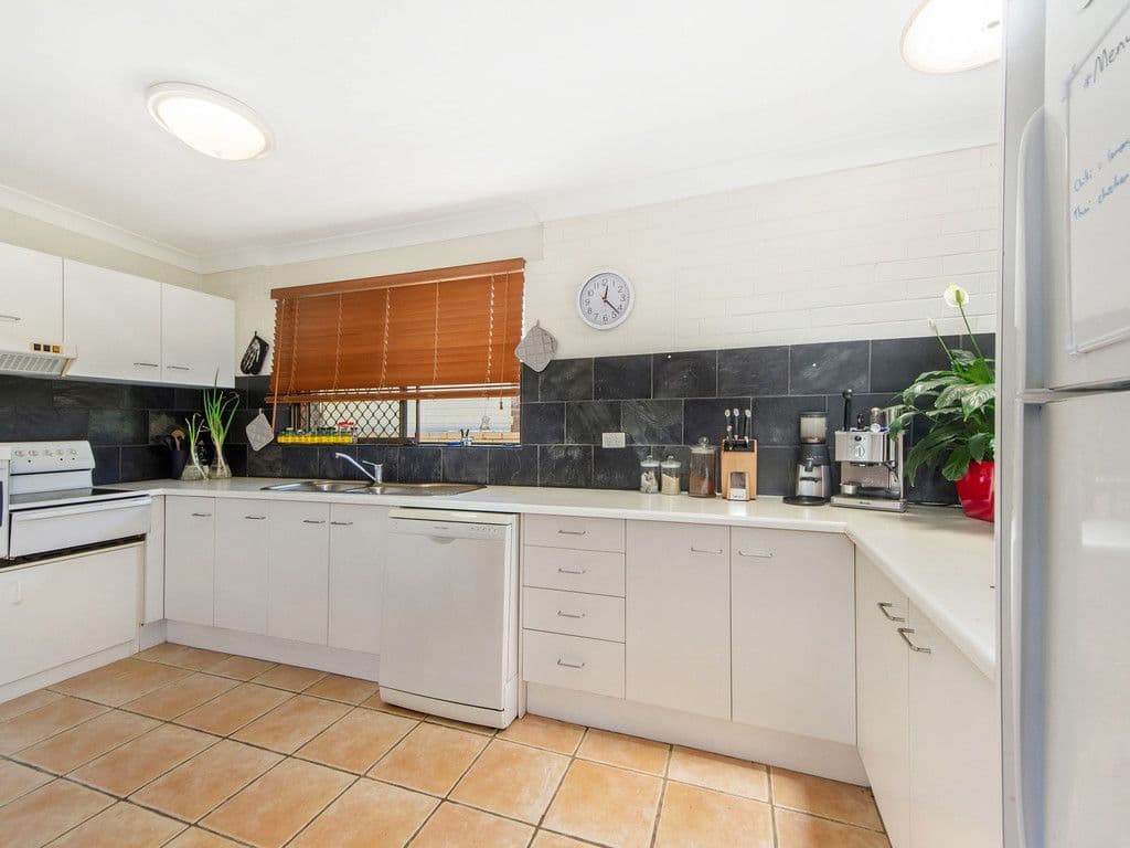 23 Tumbarumba Avenue, Ashmore QLD 4214, Ashmore - Thumbnail 2