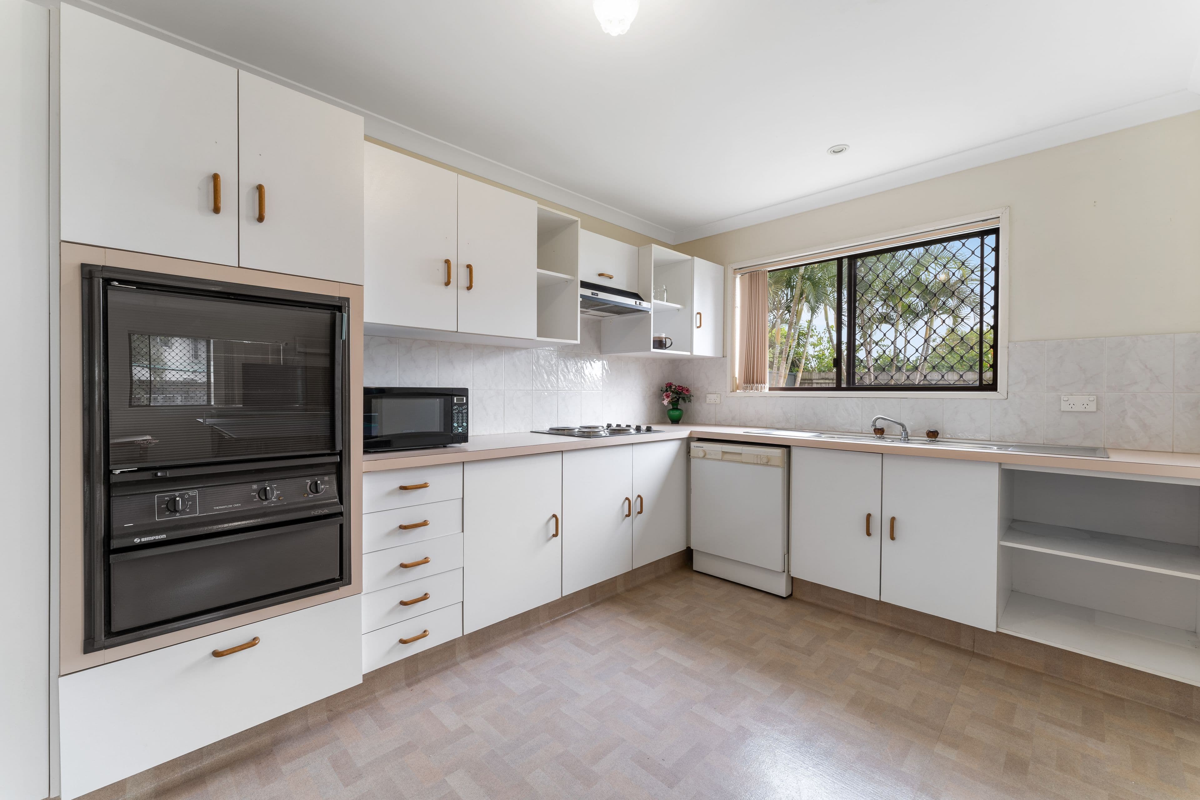 11 Colombo Court, Carrara QLD 4211, Carrara - Thumbnail 3