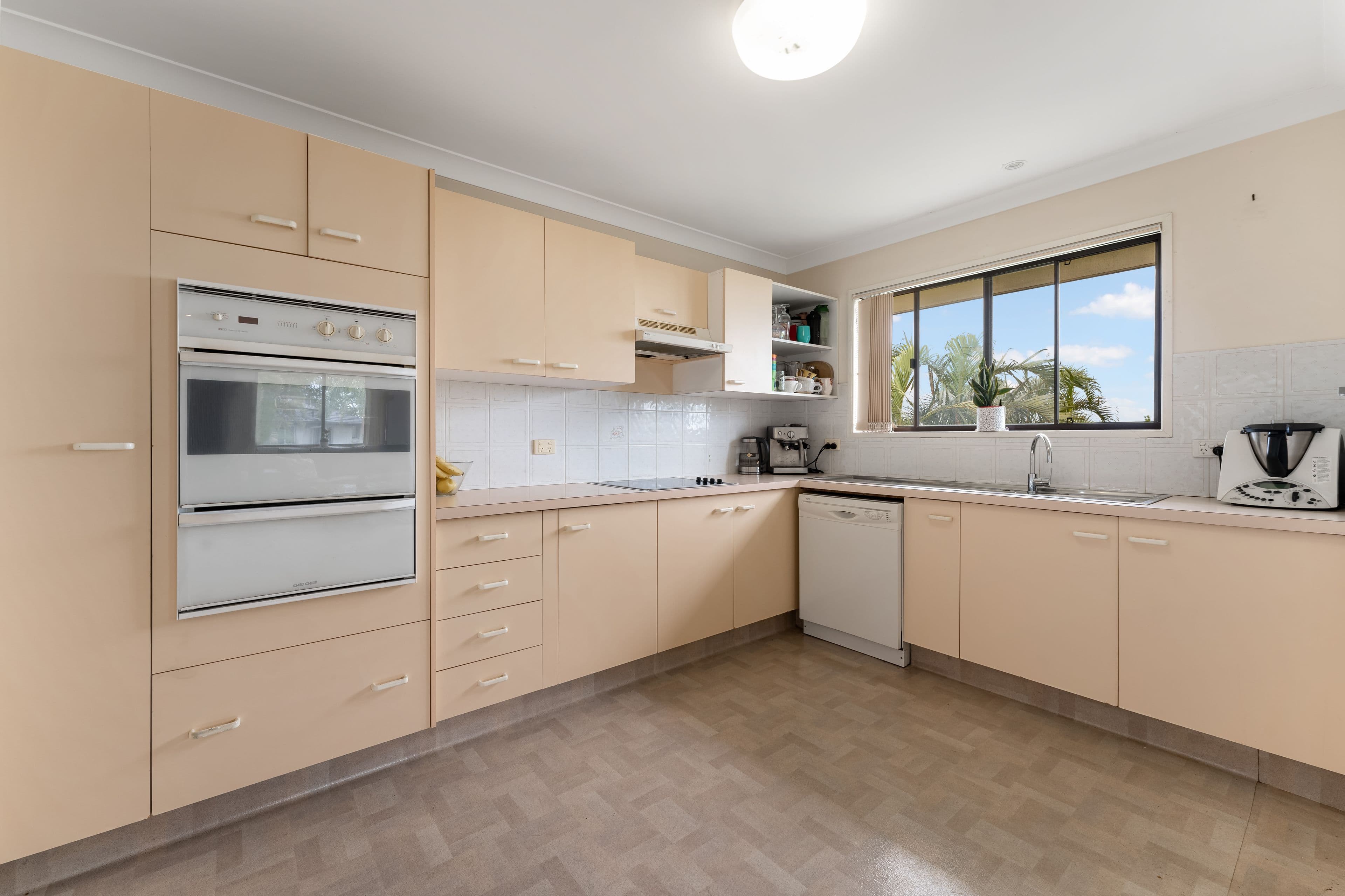 11 Colombo Court, Carrara QLD 4211, Carrara - Thumbnail 8