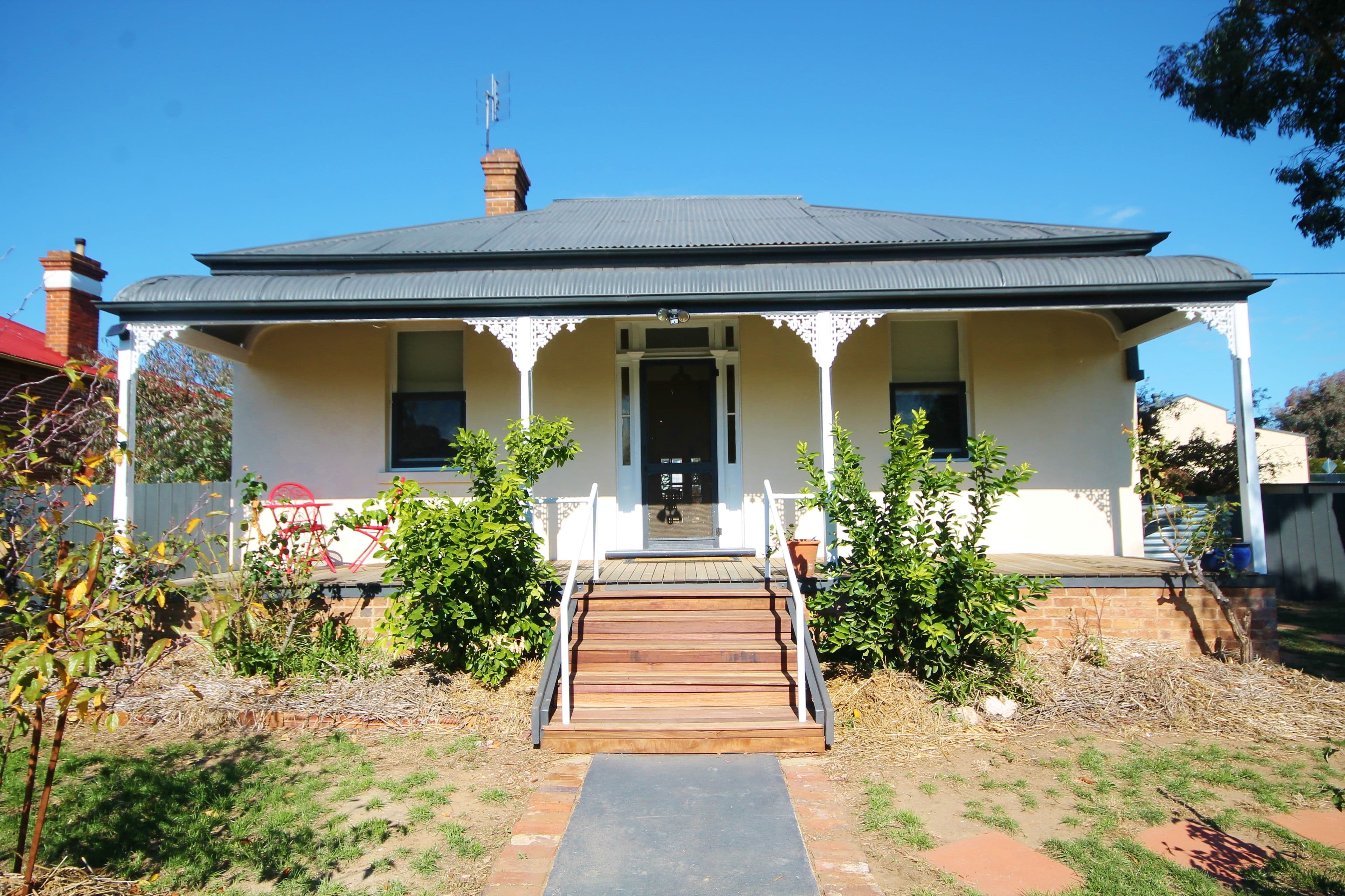 18 Binalong Street, Harden - Image 1