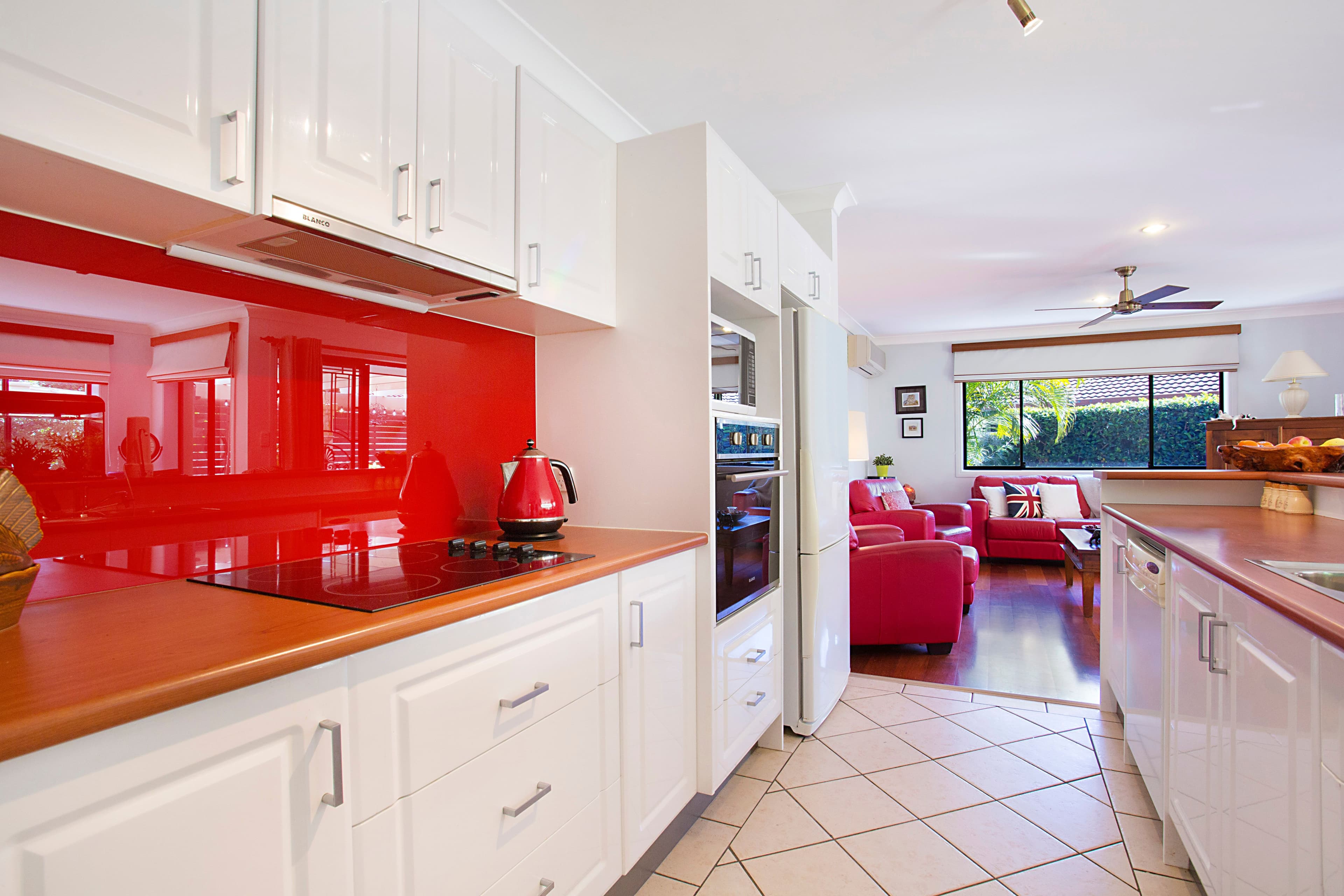 16 Evandale Crescent, Miami QLD 4220, Miami - Thumbnail 4