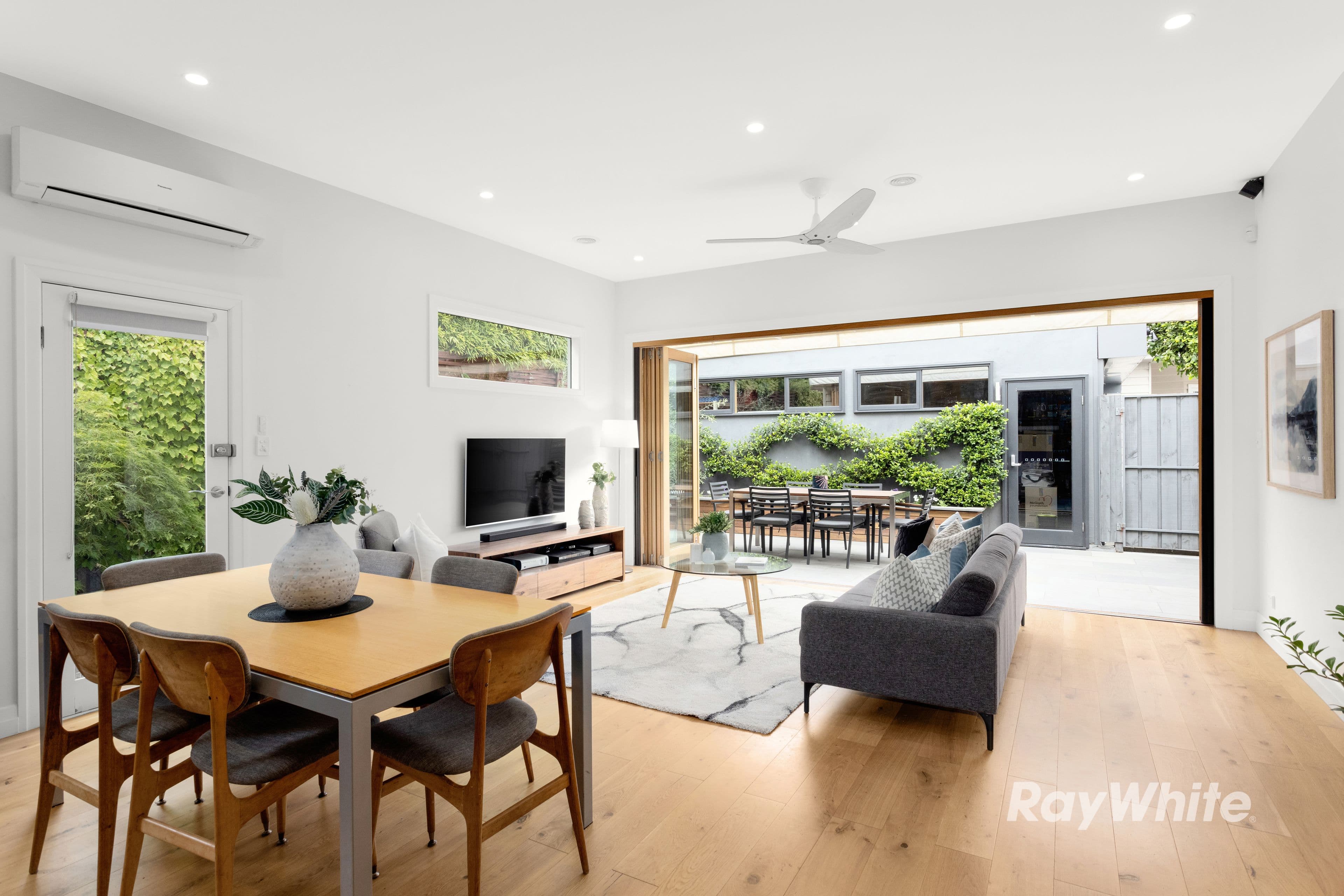 26 Willesden Road, Hughesdale VIC 3166, Hughesdale - Thumbnail 2