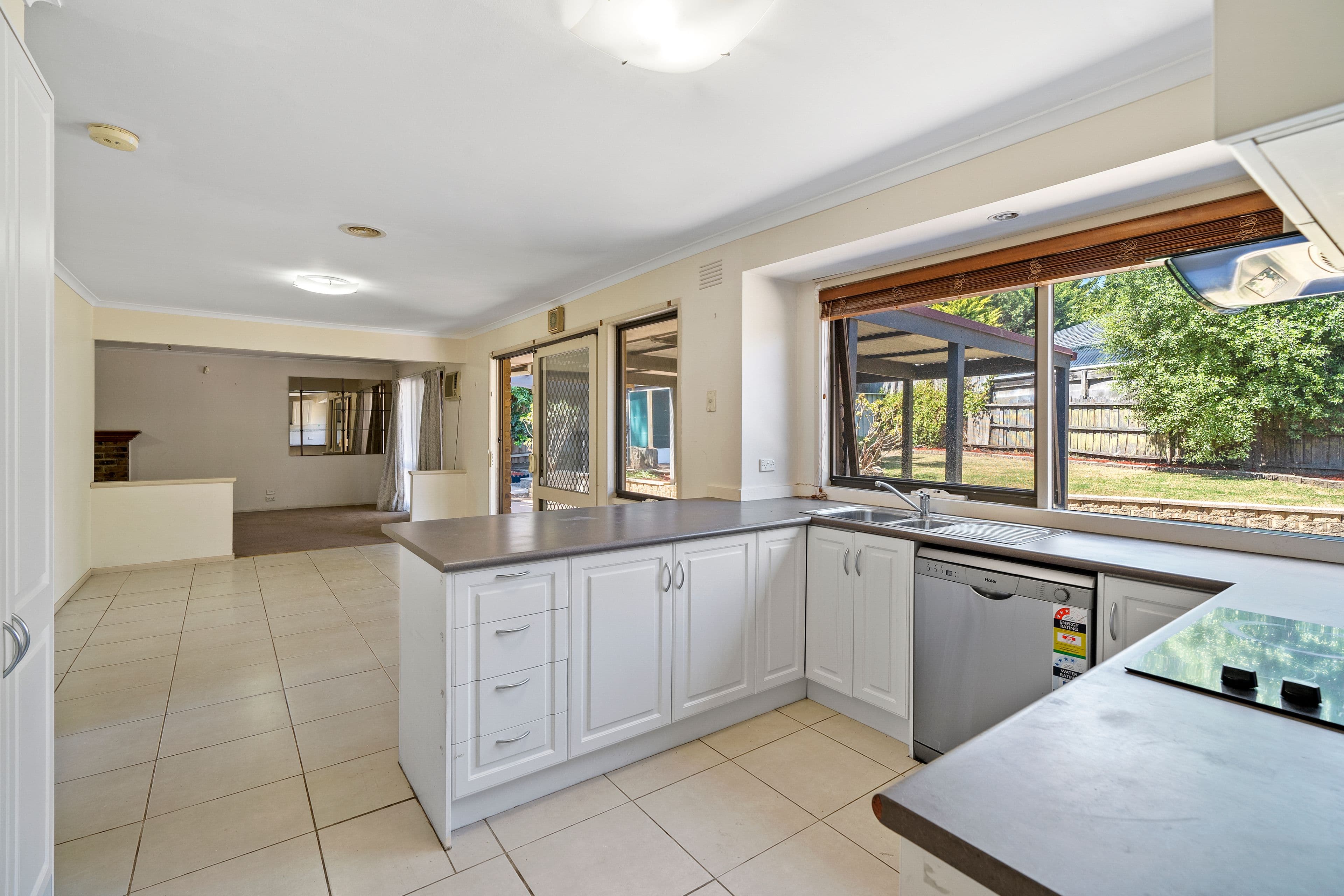 7 Ontario Place, Rowville VIC 3178, Rowville - Thumbnail 2