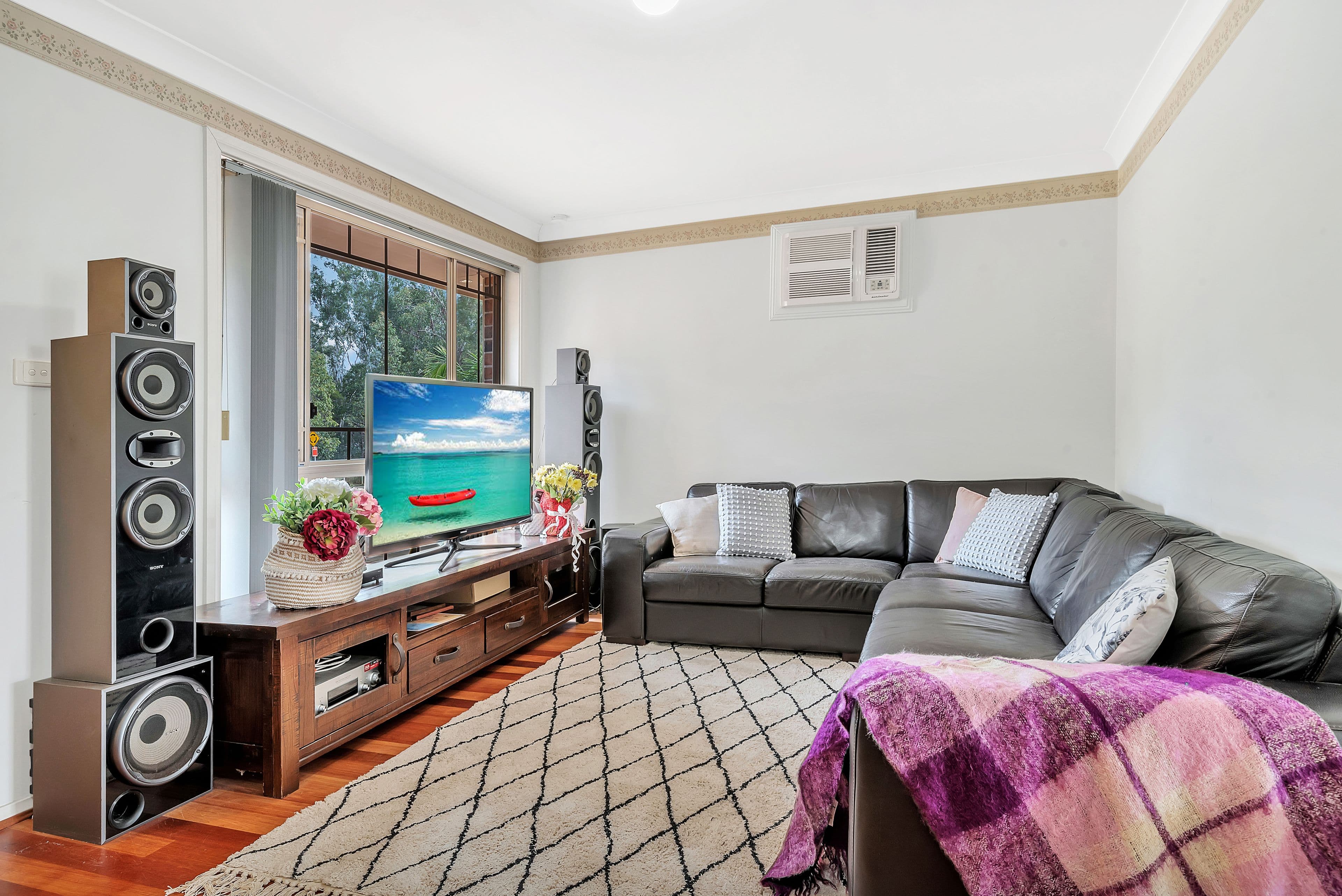 23 Topnot Avenue, Hinchinbrook - Thumbnail 2