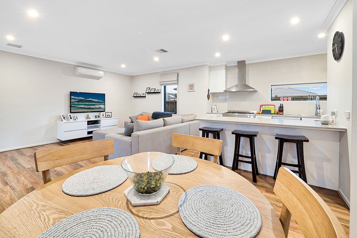 1 Symons Street, Cranbourne East VIC 3977, Cranbourne East - Thumbnail 6