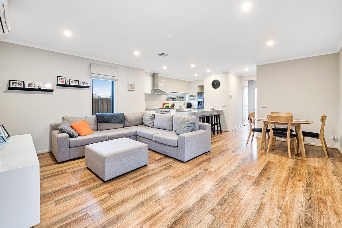 1 Symons Street, Cranbourne East VIC 3977, Cranbourne East - Thumbnail 7