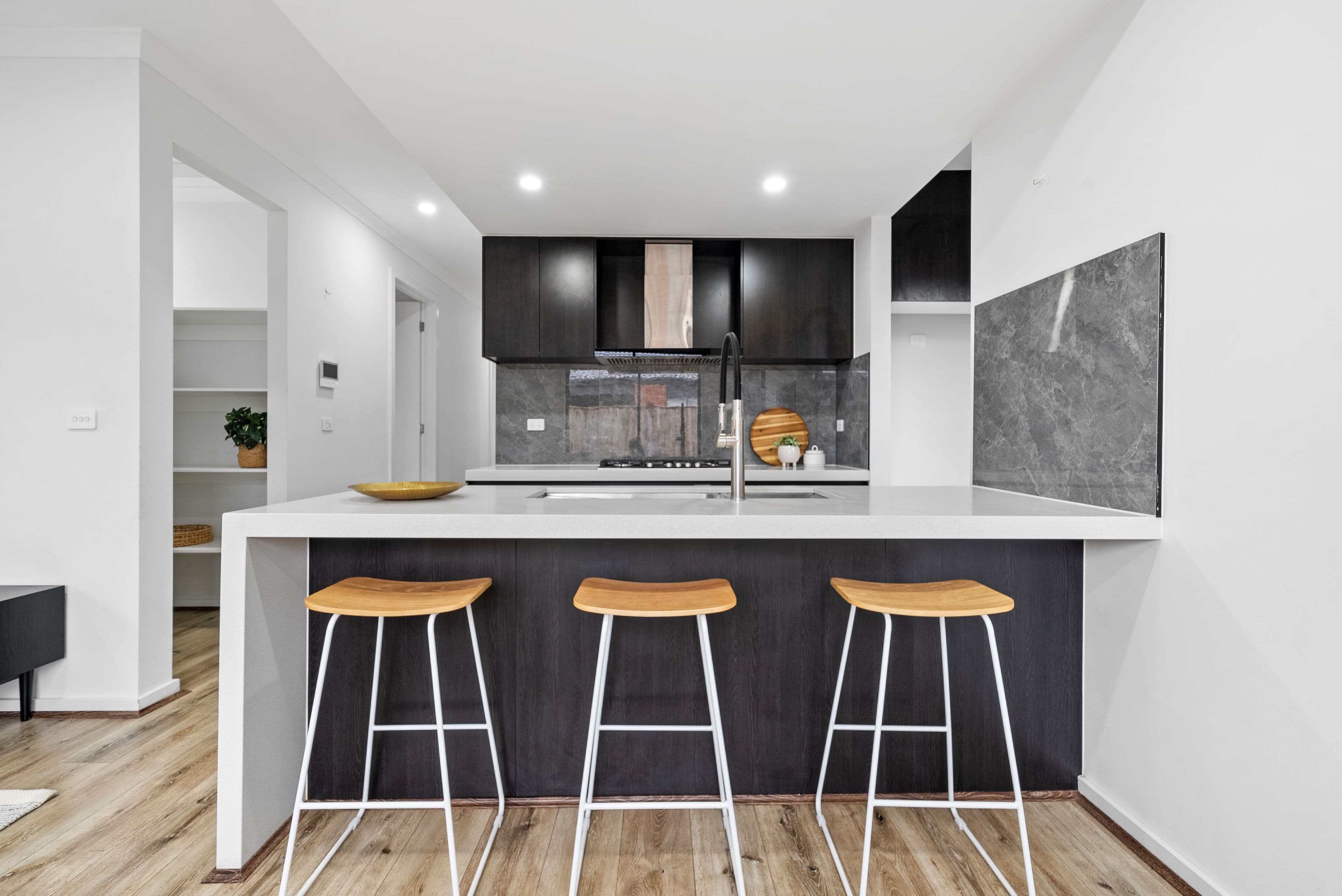 6 Samuel Road, WEIR VIEWS VIC 3338, Weir Views - Thumbnail 2