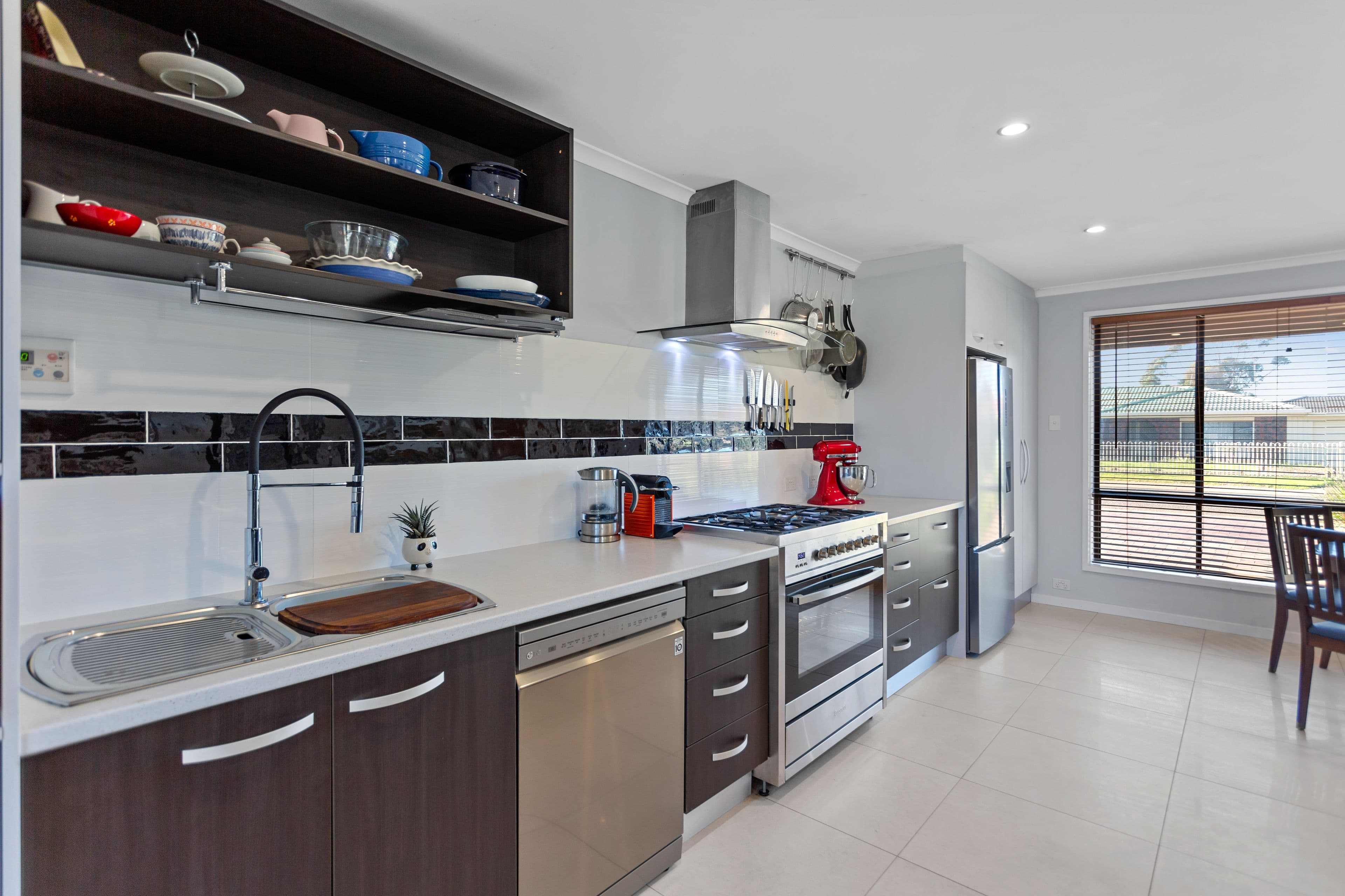 4 Commodore Parade, Andrews Farm SA 5114, Andrews Farm - Thumbnail 2