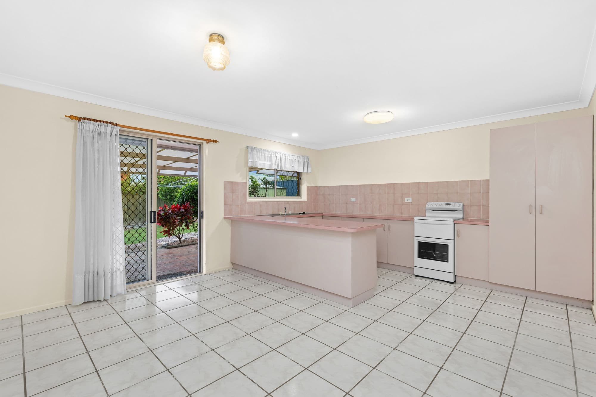 4 Boorala Crescent, Eight Mile Plains QLD 4113, Eight Mile Plains - Thumbnail 5