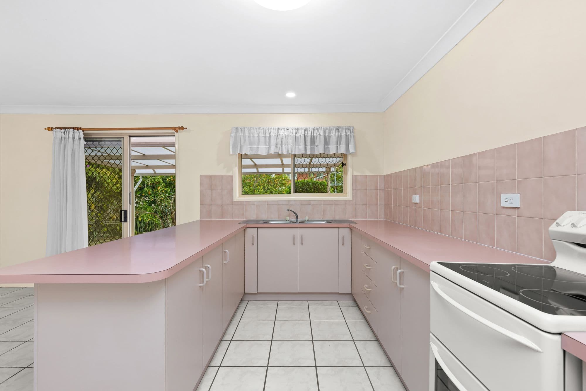 4 Boorala Crescent, Eight Mile Plains QLD 4113, Eight Mile Plains - Thumbnail 6