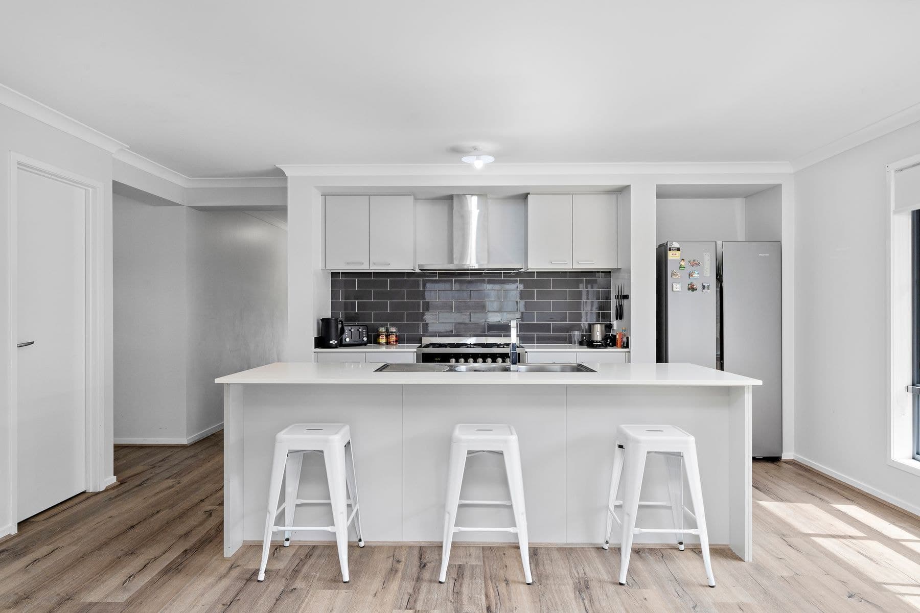 13 Valleygreen Close, Redland Bay QLD 4165, Redland Bay - Thumbnail 2