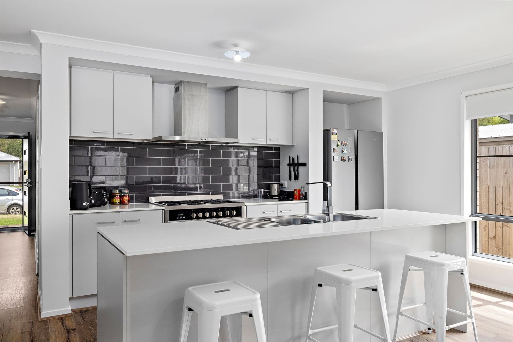 13 Valleygreen Close, Redland Bay QLD 4165, Redland Bay - Thumbnail 3