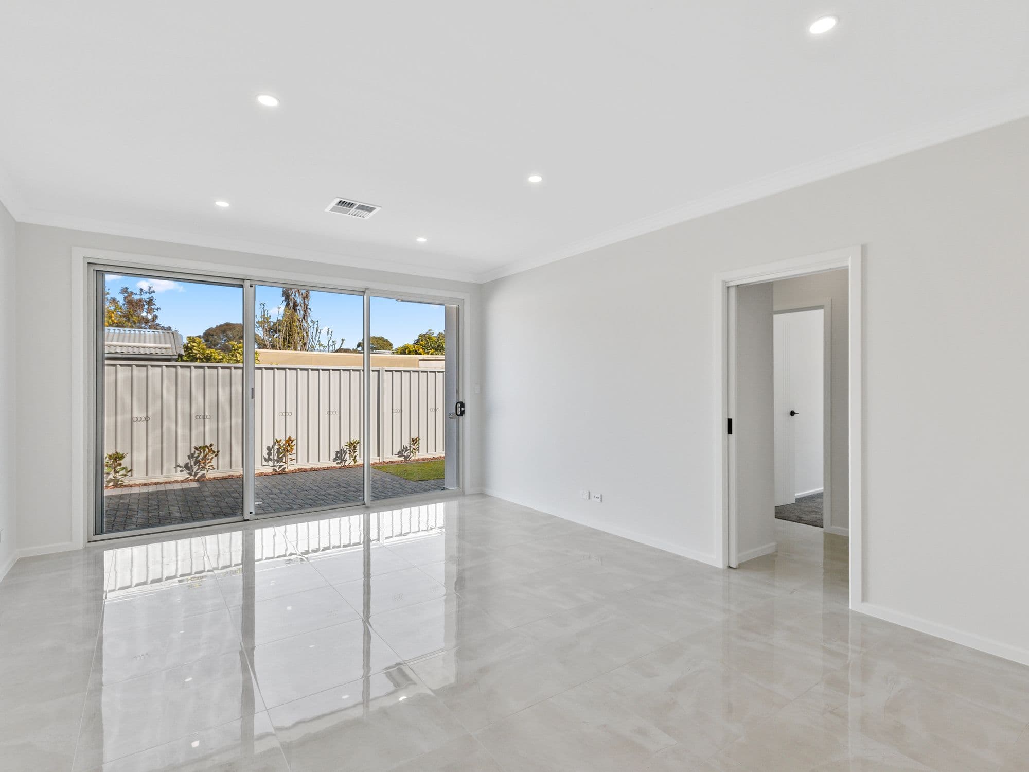 9 Linda Street, Happy Valley SA 5159, Happy Valley - Thumbnail 3