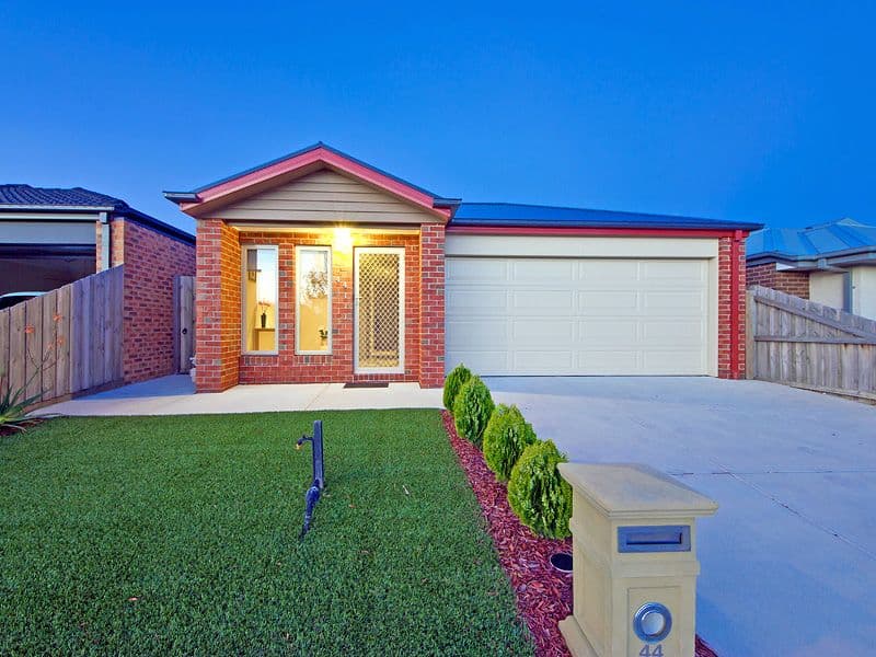 44 Bronson Circuit, HOPPERS CROSSING VIC 3029, Hoppers Crossing - Thumbnail 2