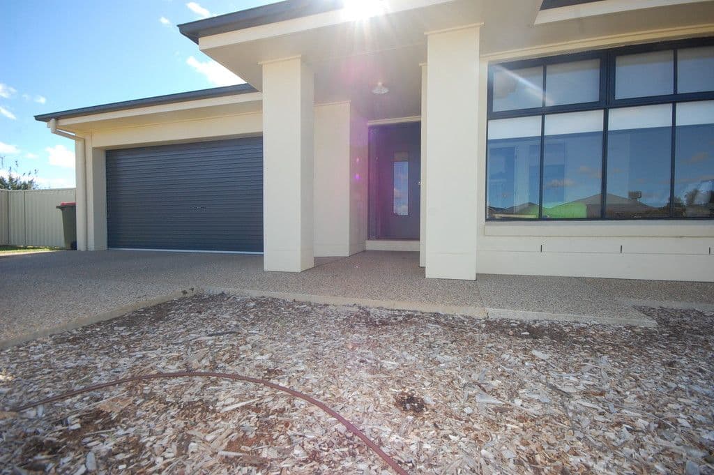 8 Alex Court, Griffith NSW 2680, Griffith - Image 1