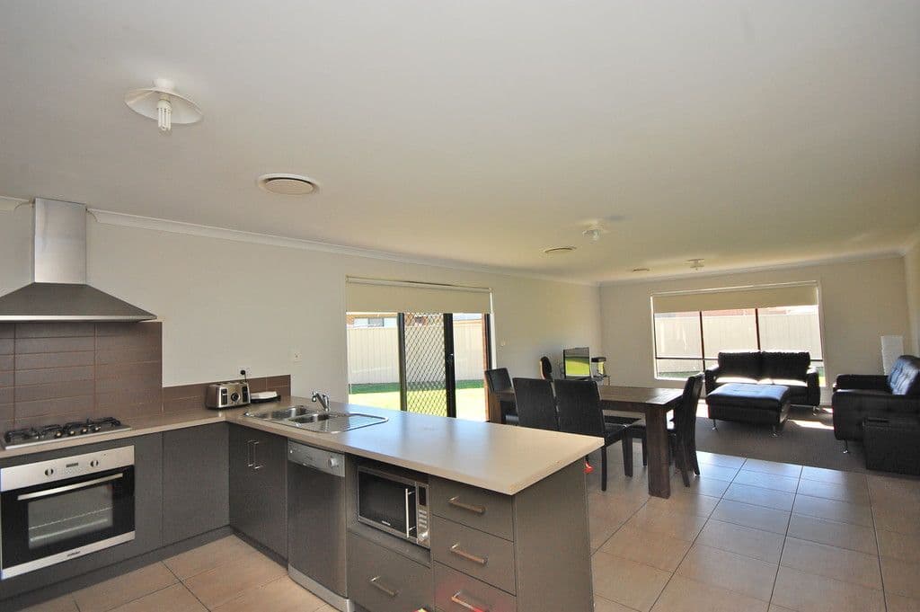 8 Alex Court, Griffith NSW 2680, Griffith - Thumbnail 2