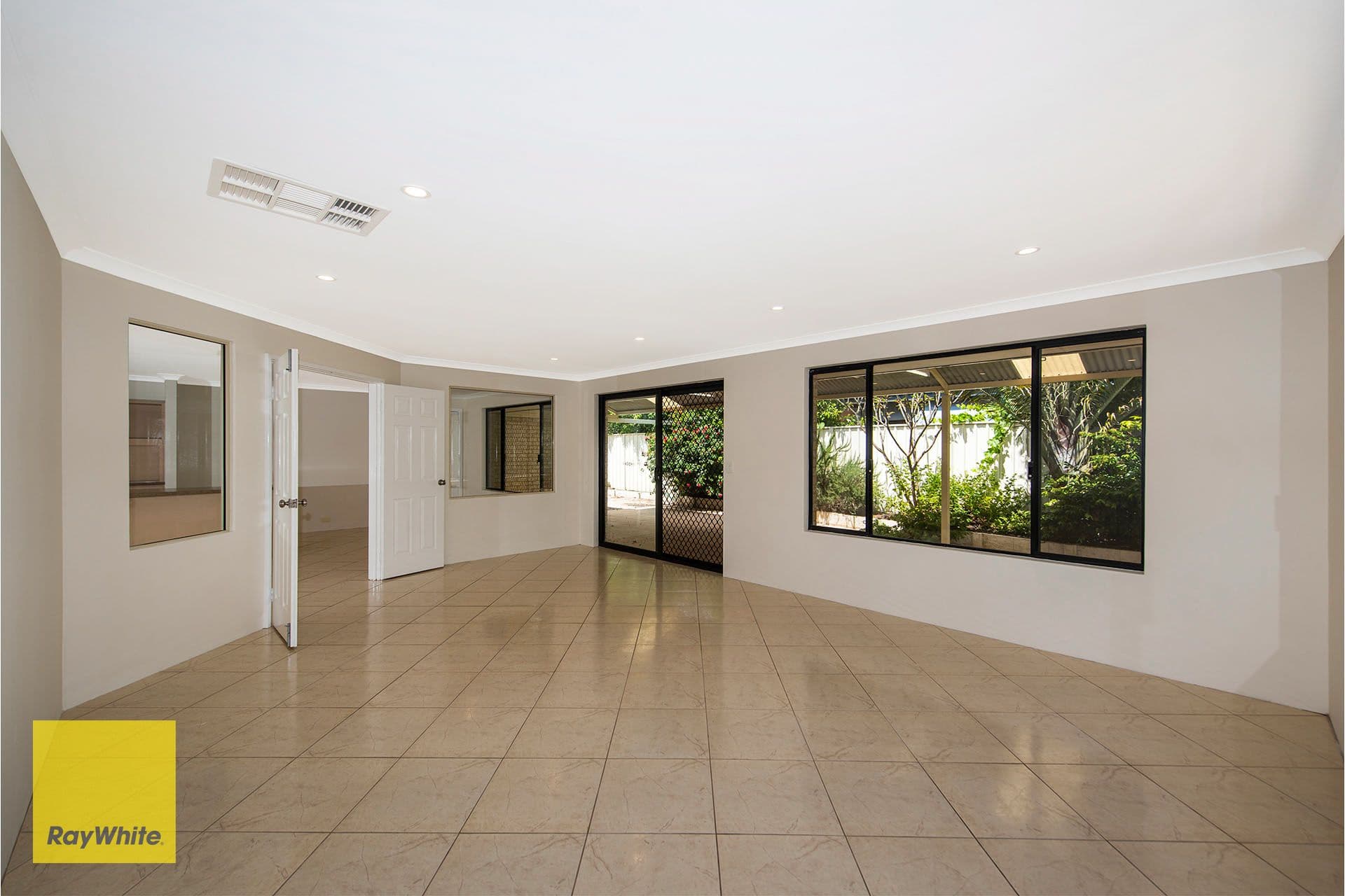 82 Lambertia Crescent, High Wycombe WA 6057, High Wycombe - Thumbnail 8