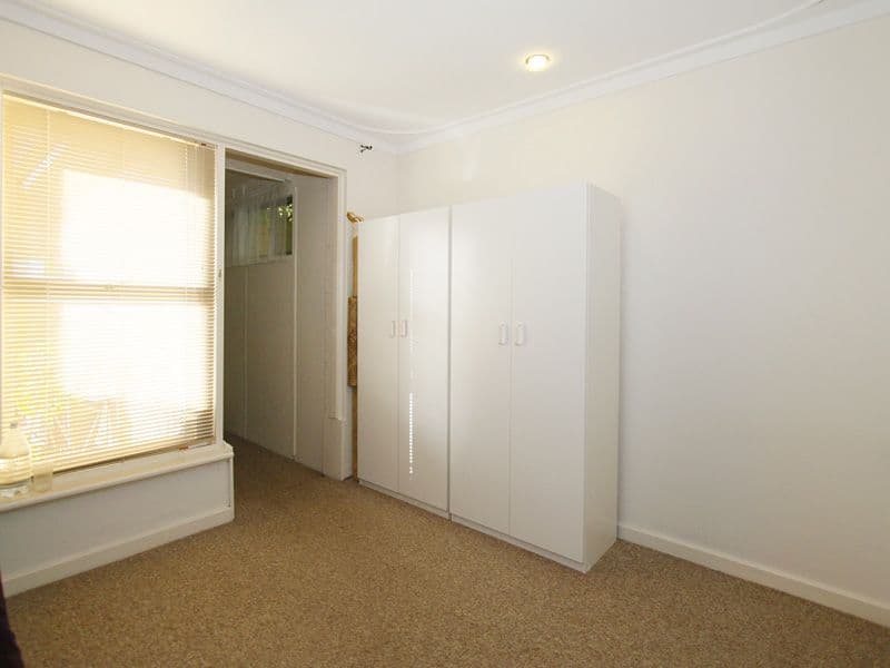 22  Waratah Drive, CAMILLO WA 6111, Camillo - Thumbnail 7