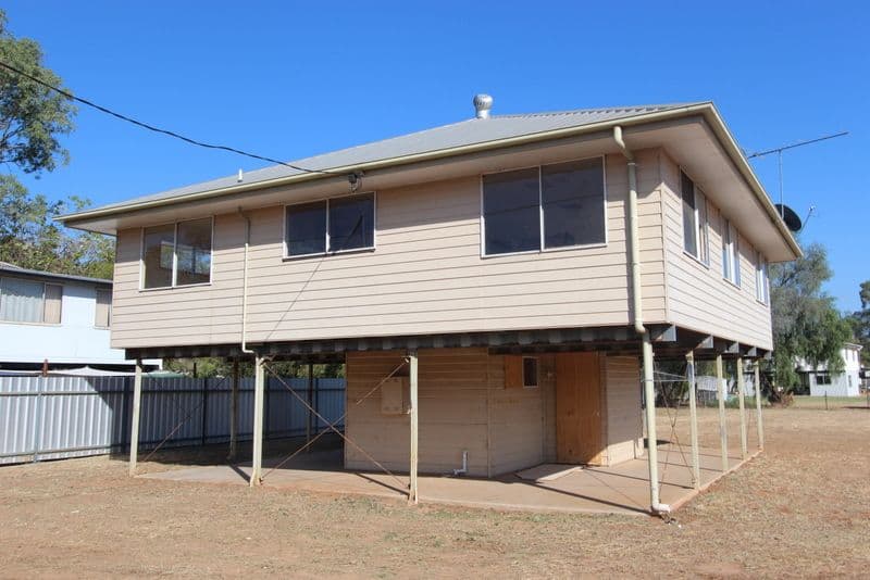 121 Edward Street, Charleville QLD 4470, Charleville - Image 1