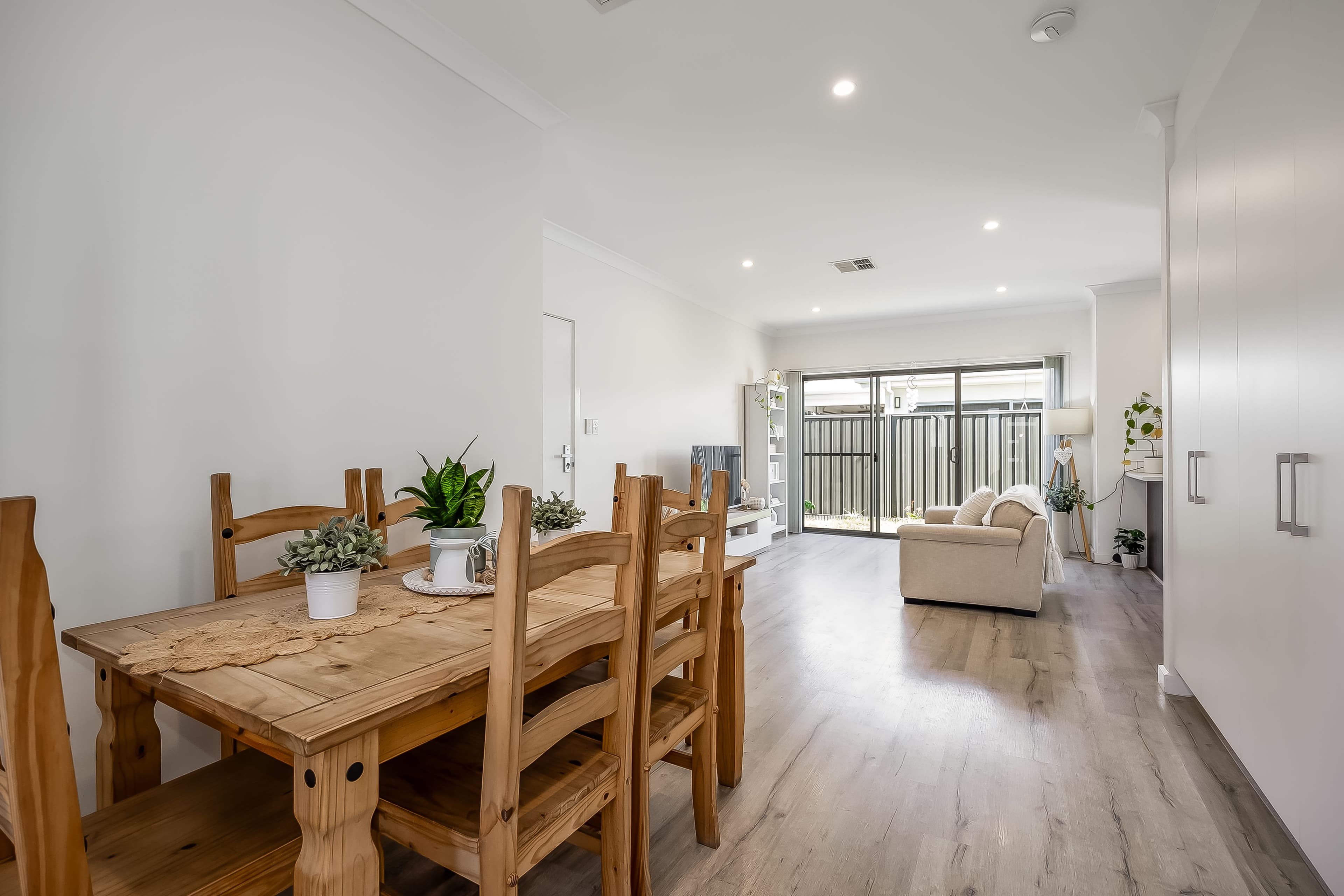 8 Vineview Walk, Park Holme SA 5043, Park Holme - Thumbnail 2