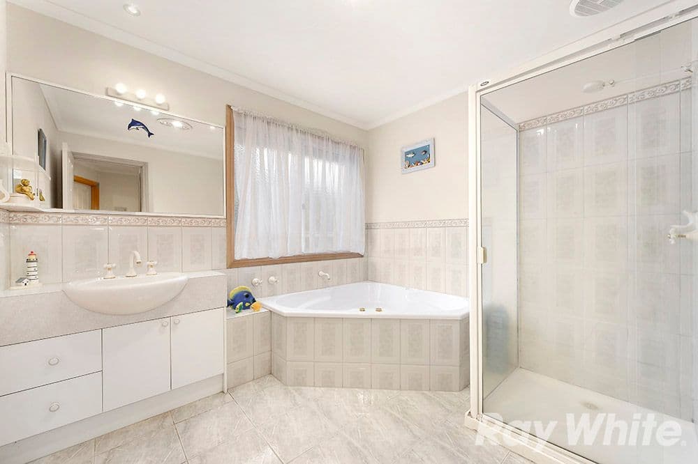 4 Blanton Drive, Mulgrave VIC 3170, Mulgrave - Thumbnail 8