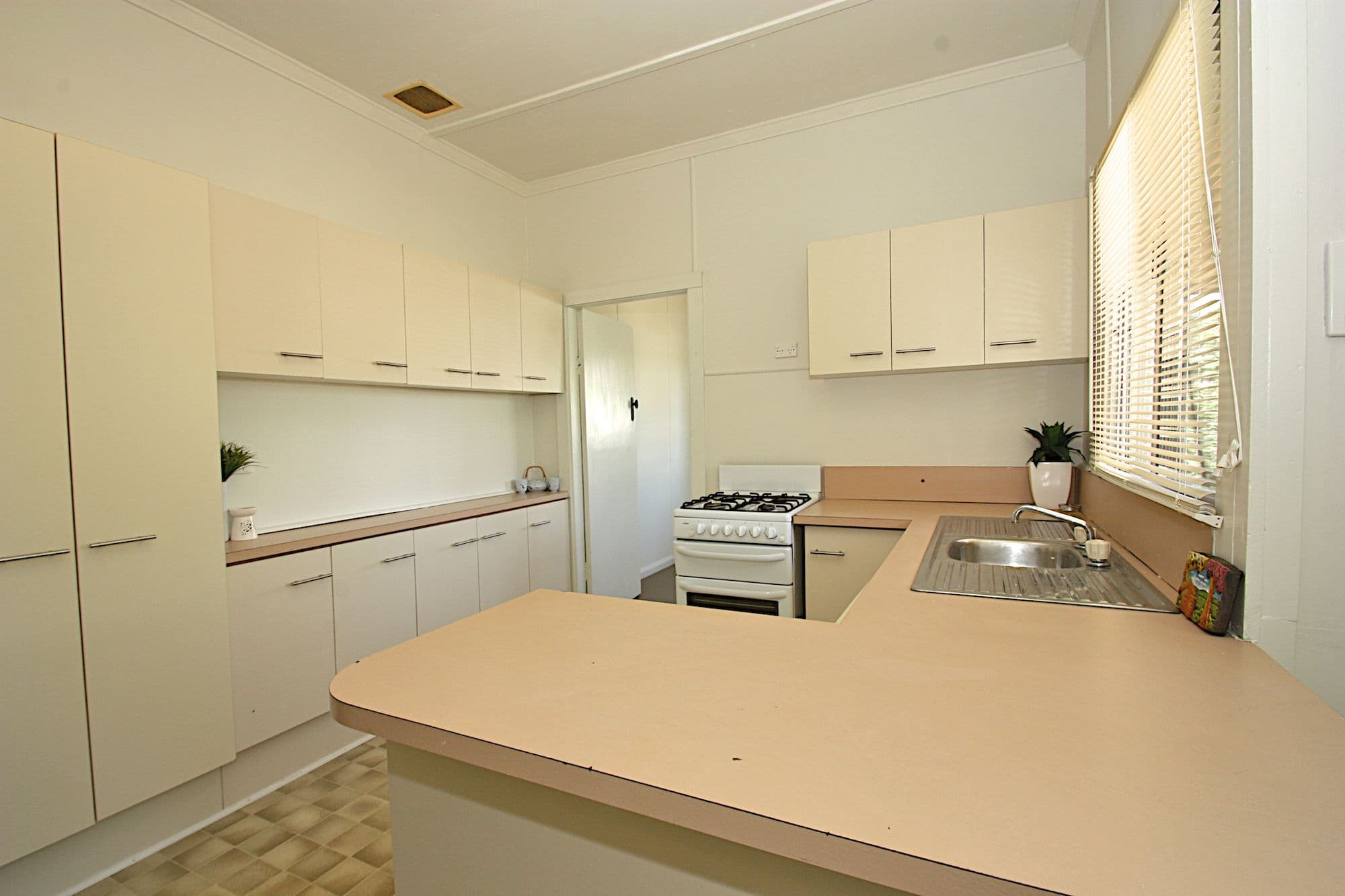 3 Fitzgerald Street, North Ipswich QLD 4305, North Ipswich - Thumbnail 5
