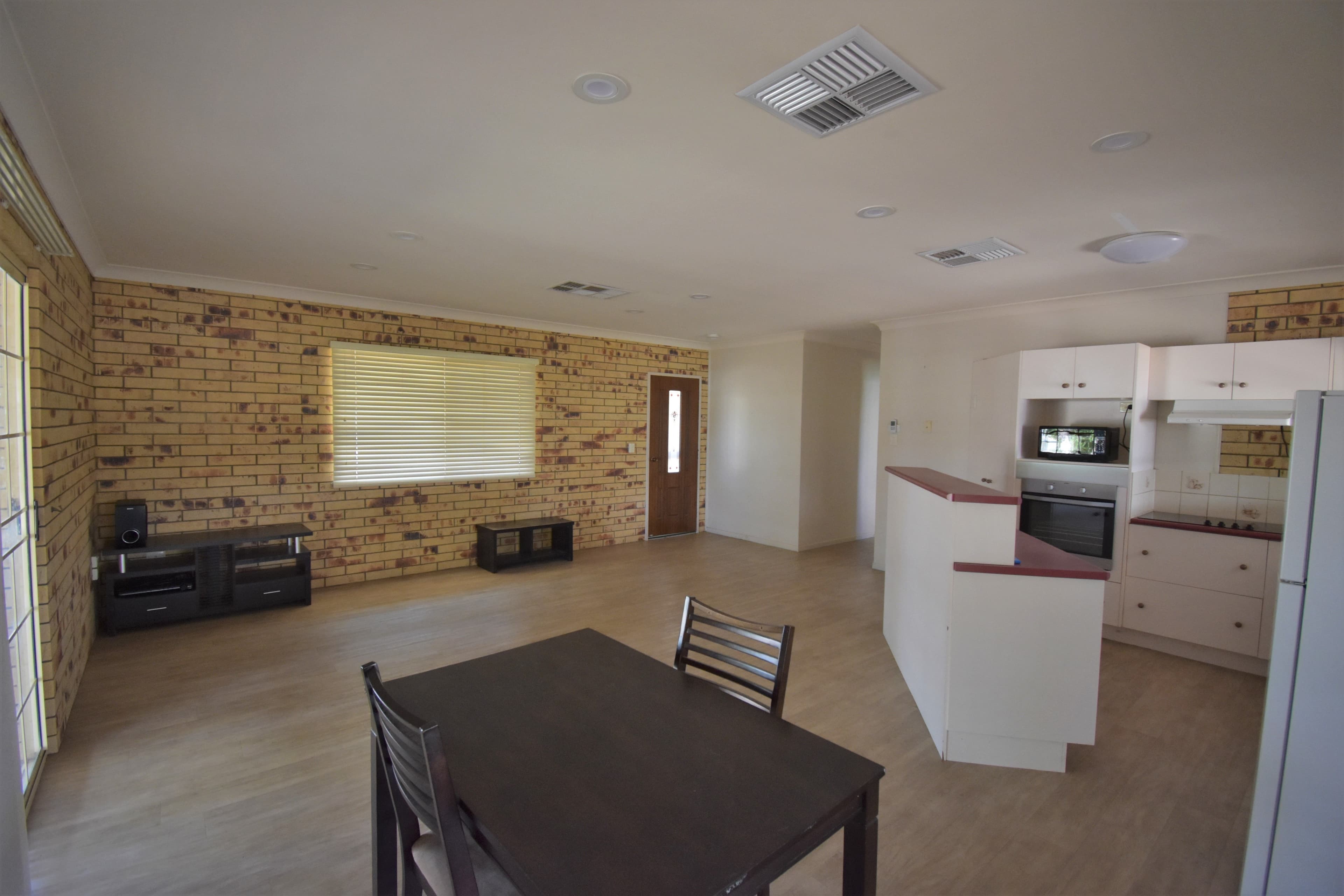 38 Acacia Street, Barcaldine QLD 4725, Barcaldine - Thumbnail 3