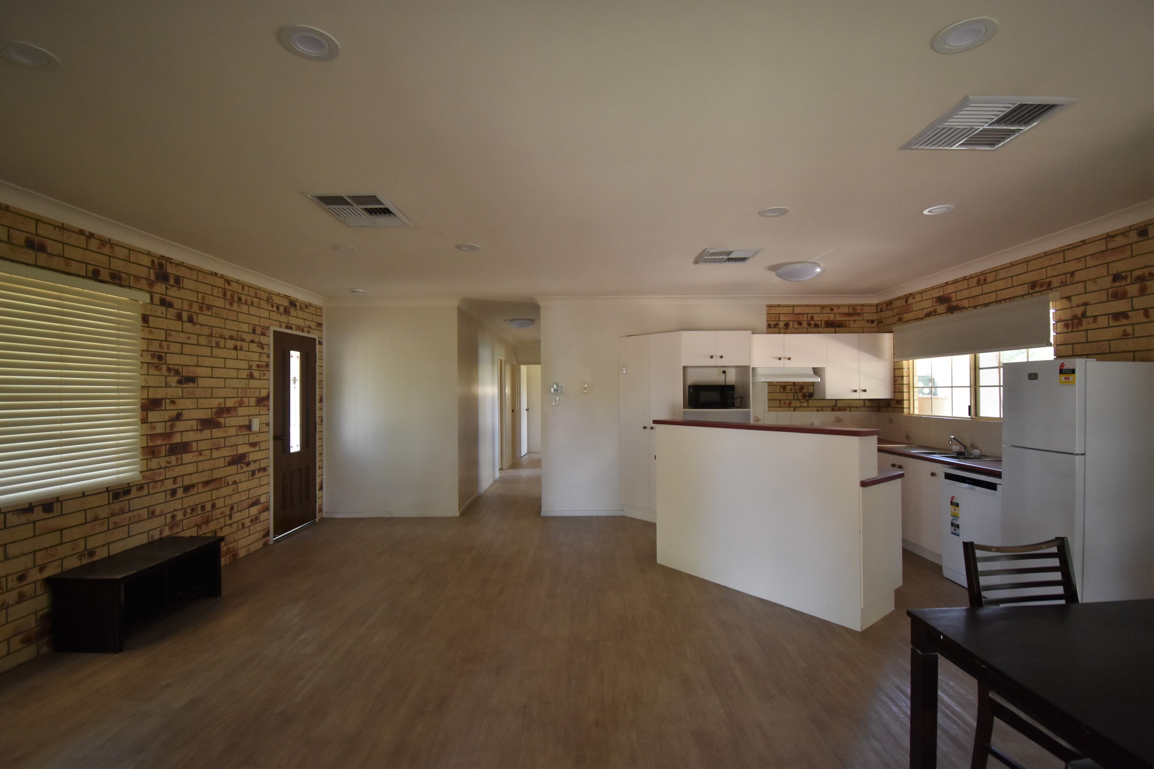 38 Acacia Street, Barcaldine QLD 4725, Barcaldine - Thumbnail 4