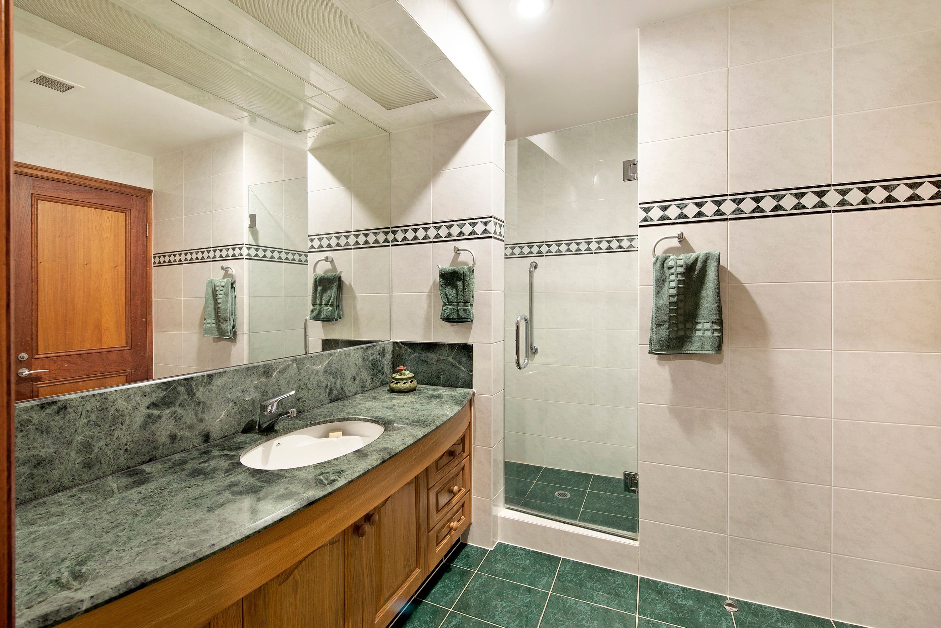 28 Marine Parade, Miami QLD 4220, Miami - Thumbnail 8